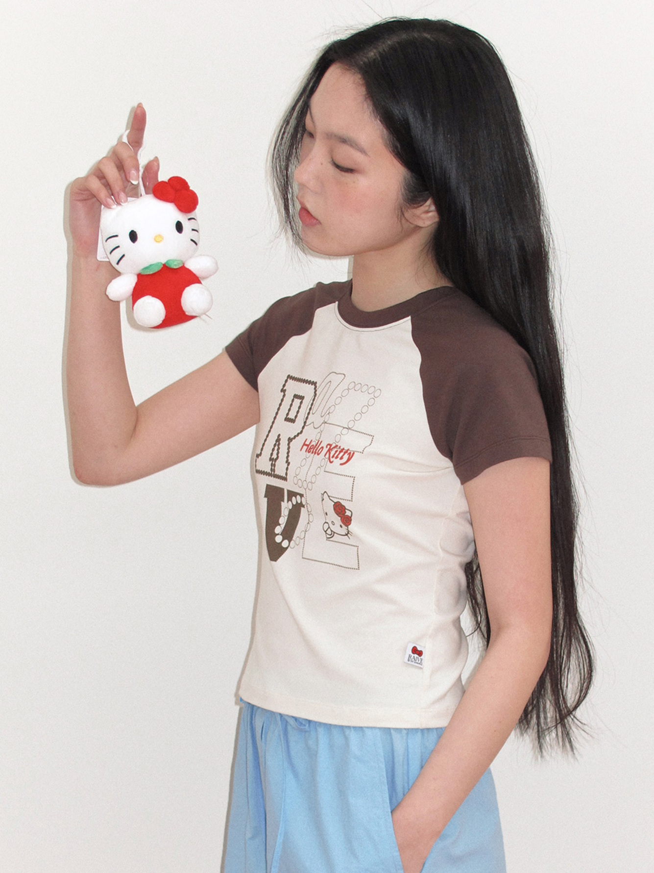 RAIVE × Hello Kitty｜Raglan Graphic Tee