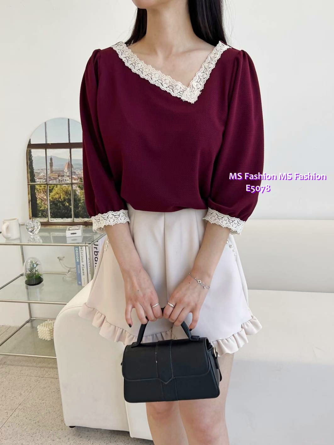 E5078 特色V領拼lace top