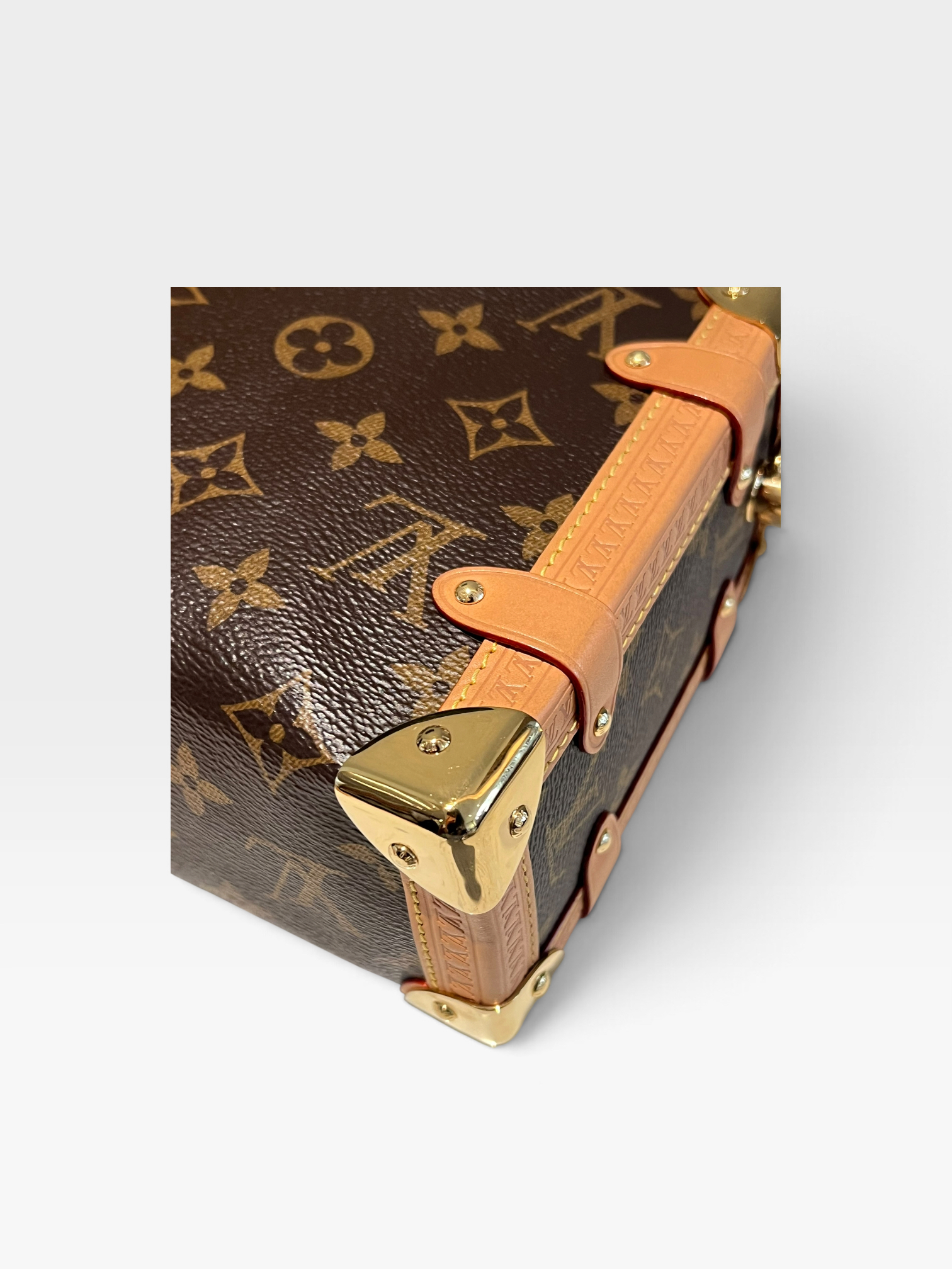 Pre-Owned LV Side Trunk Bag / Product Code: 091807