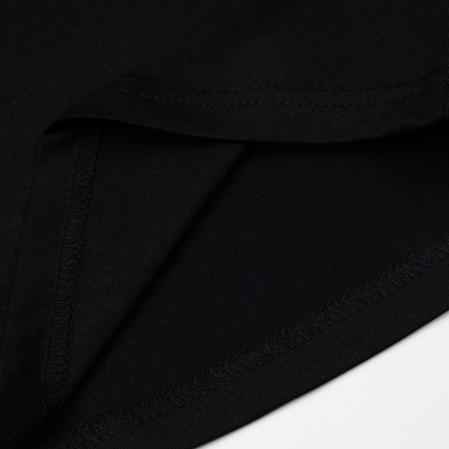 Mardi Mercredi Brush Logo Tee