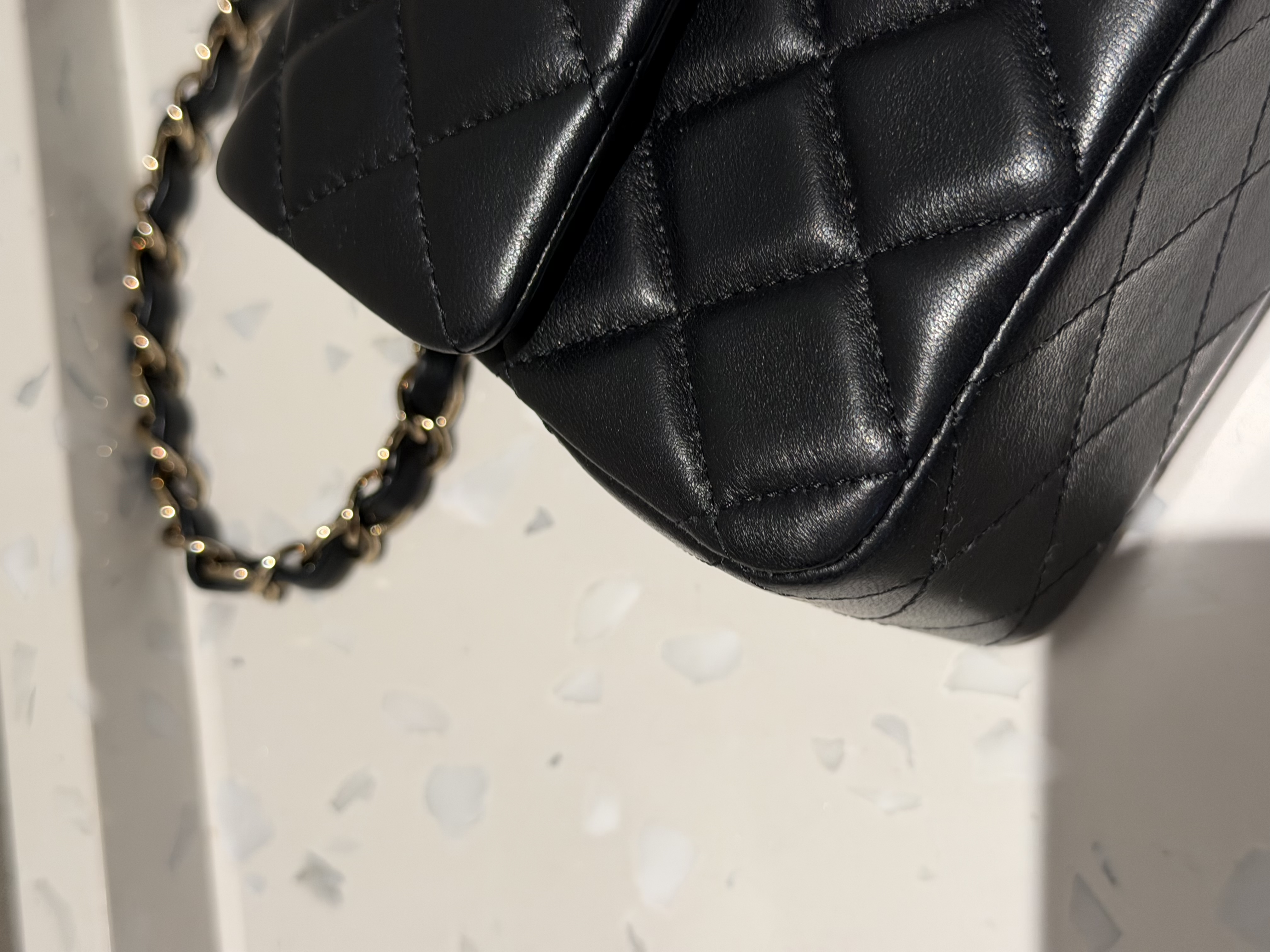 Pre-Owned CHANEL Flap Bag / Product Code: A50172
