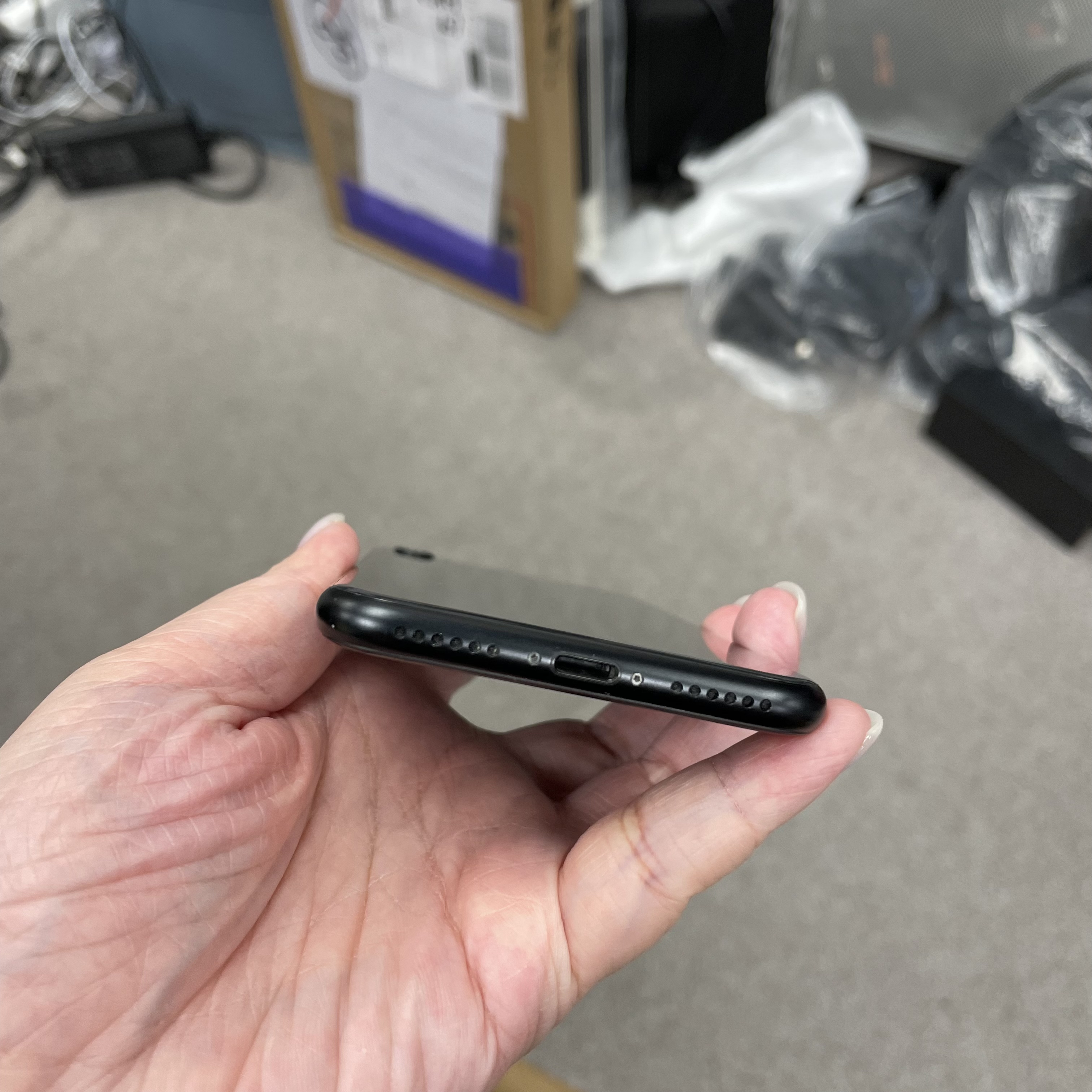 *6636 SE2 超靚機 64GB 電94 黑色 black