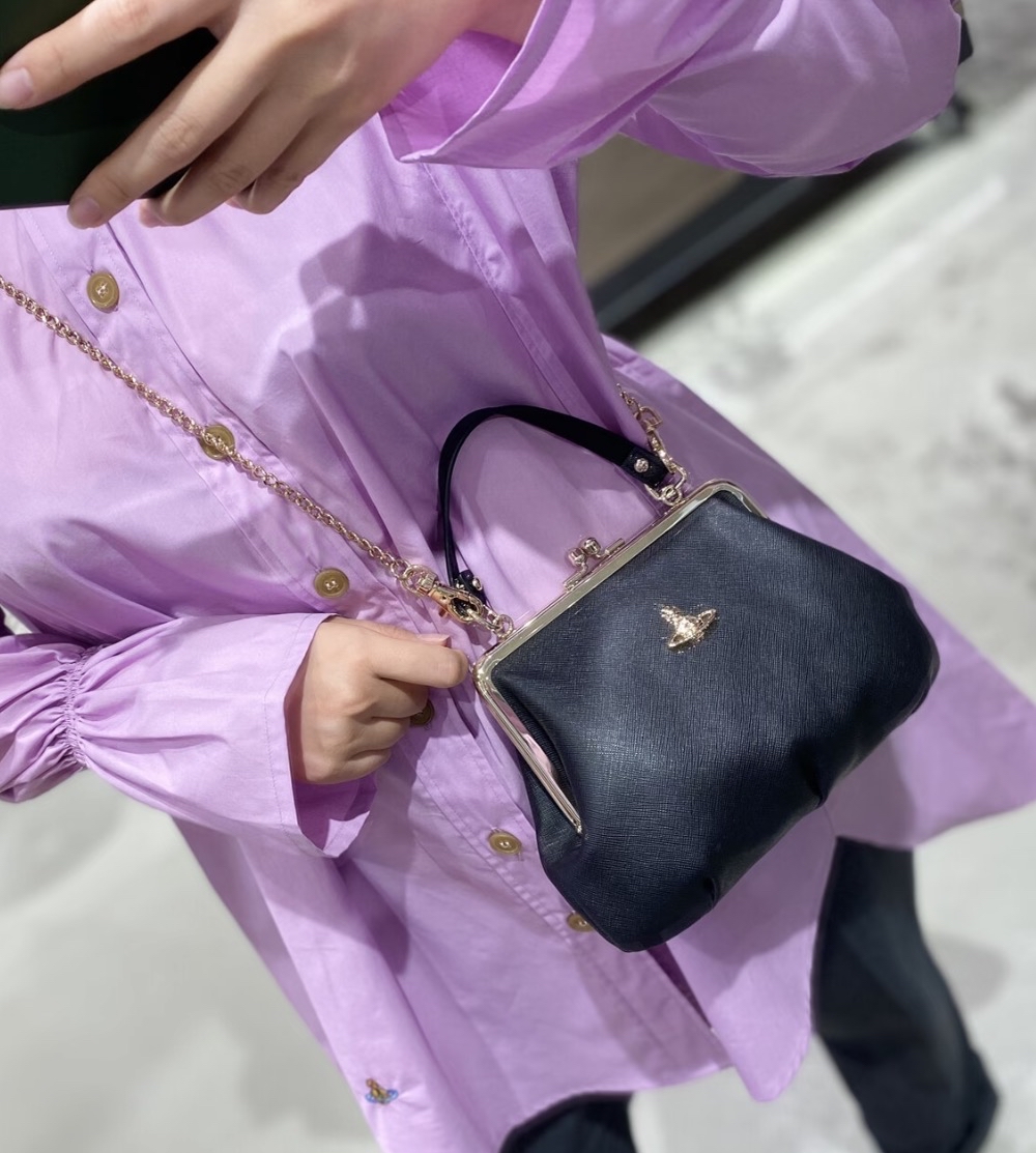 7月1-3日限時優惠💖現貨🍒Westwood 黑金餃子袋 Size 22x17x7cm 鏈條可以除出嚟
