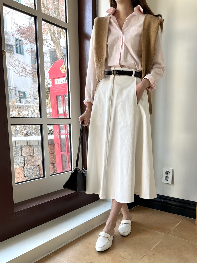 The Signature Flare Skirt (Ivory)