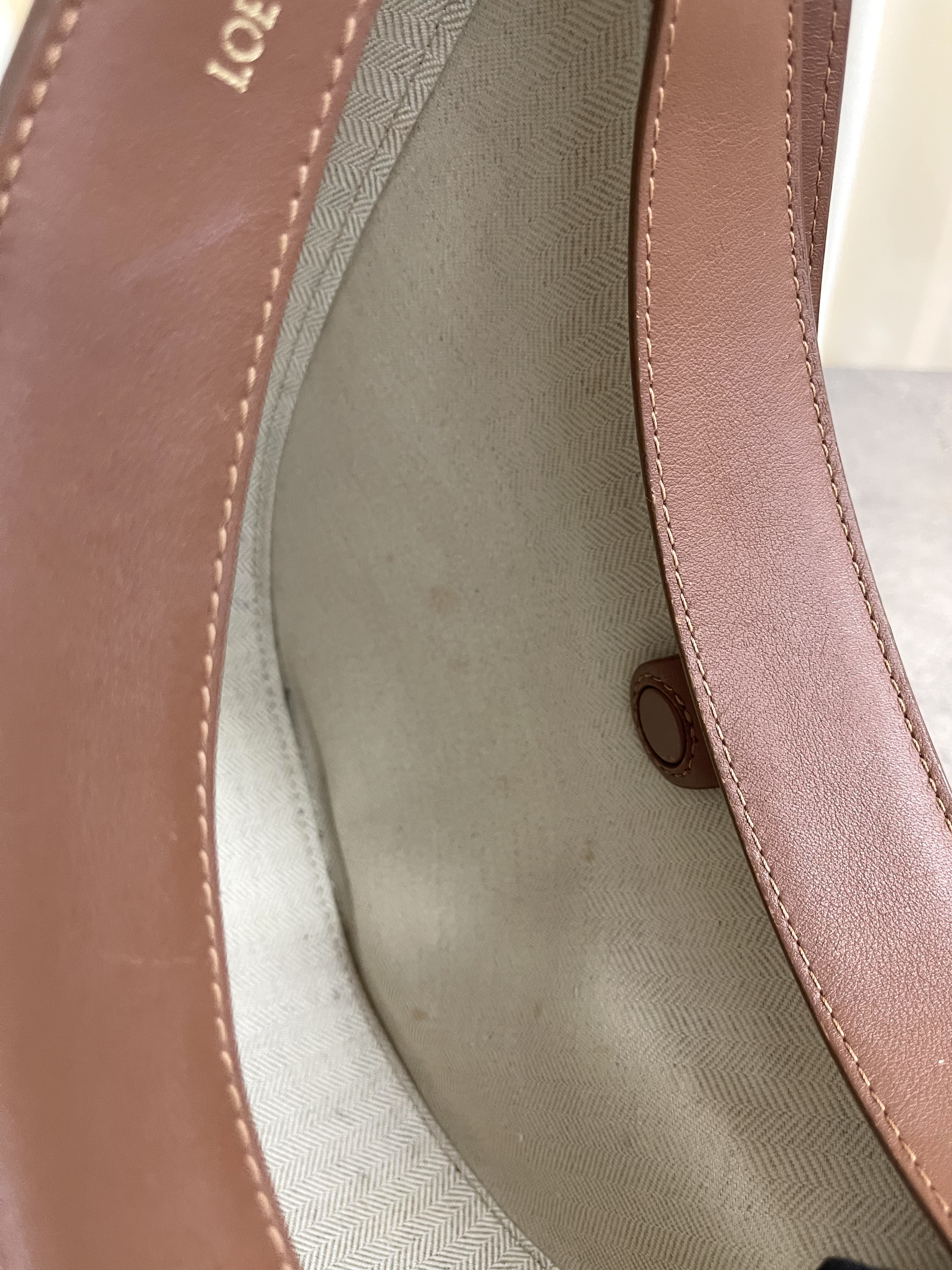 Pre-owned Loewe Luna Anagram shoulder bag/ Product Code: 26012405