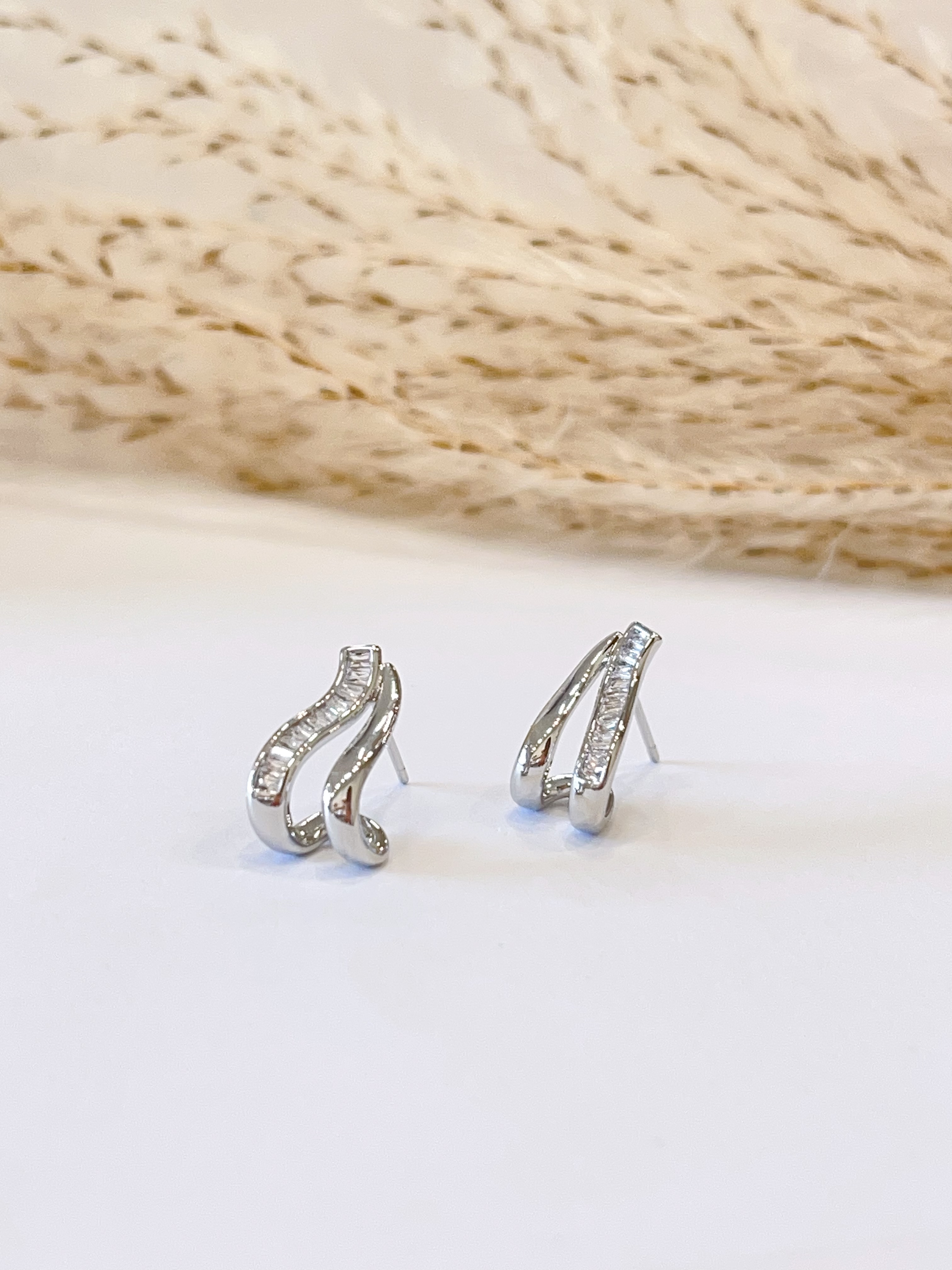 双排线条满钻耳环