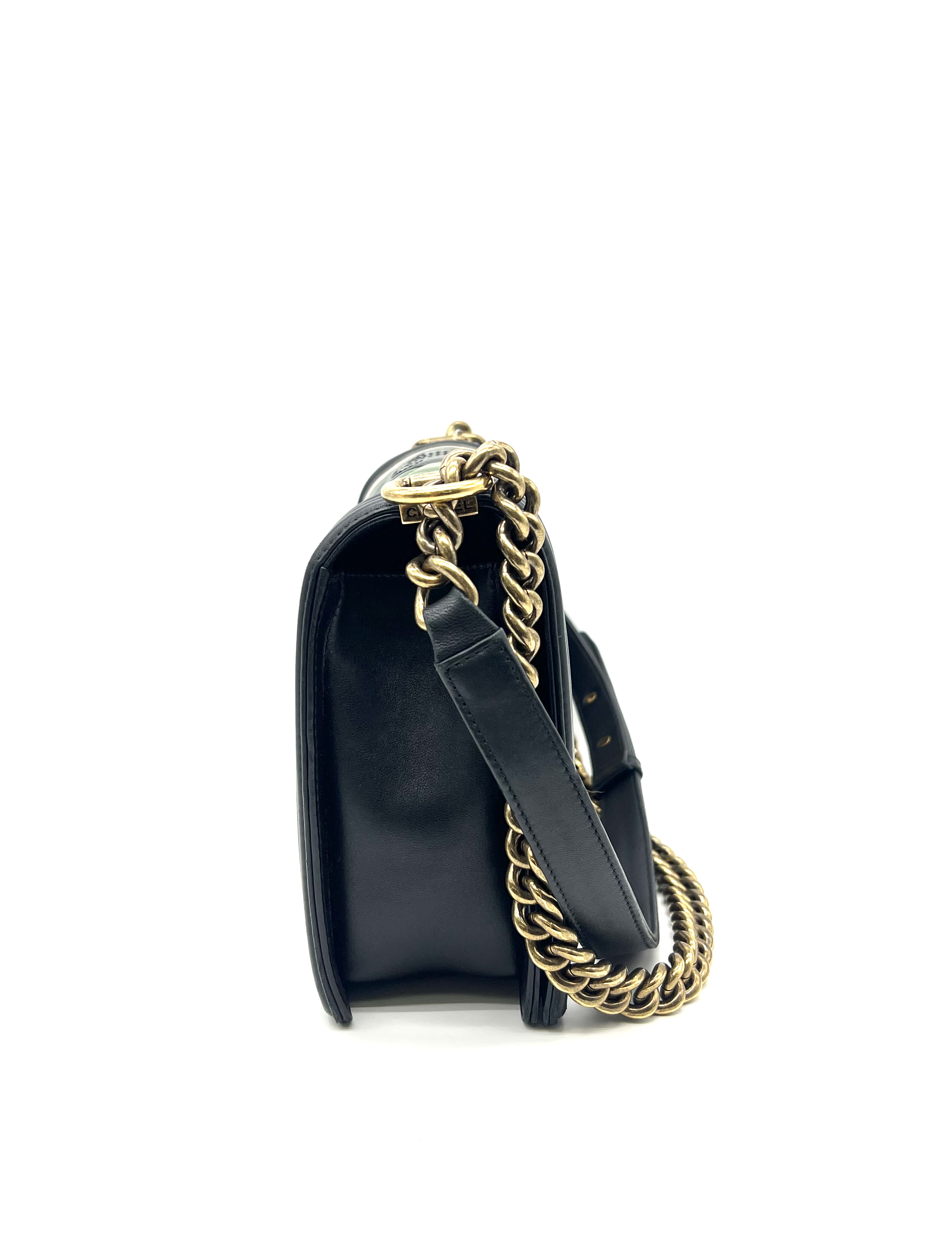 Pre-Owned CHANEL Crest Boy Flap Bag / Product Code: 26041510