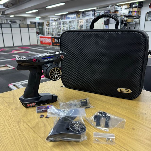 Sanwa M17 FH5 4-Channel 2.4GHz Radio System w/ 1 Receiver (中古