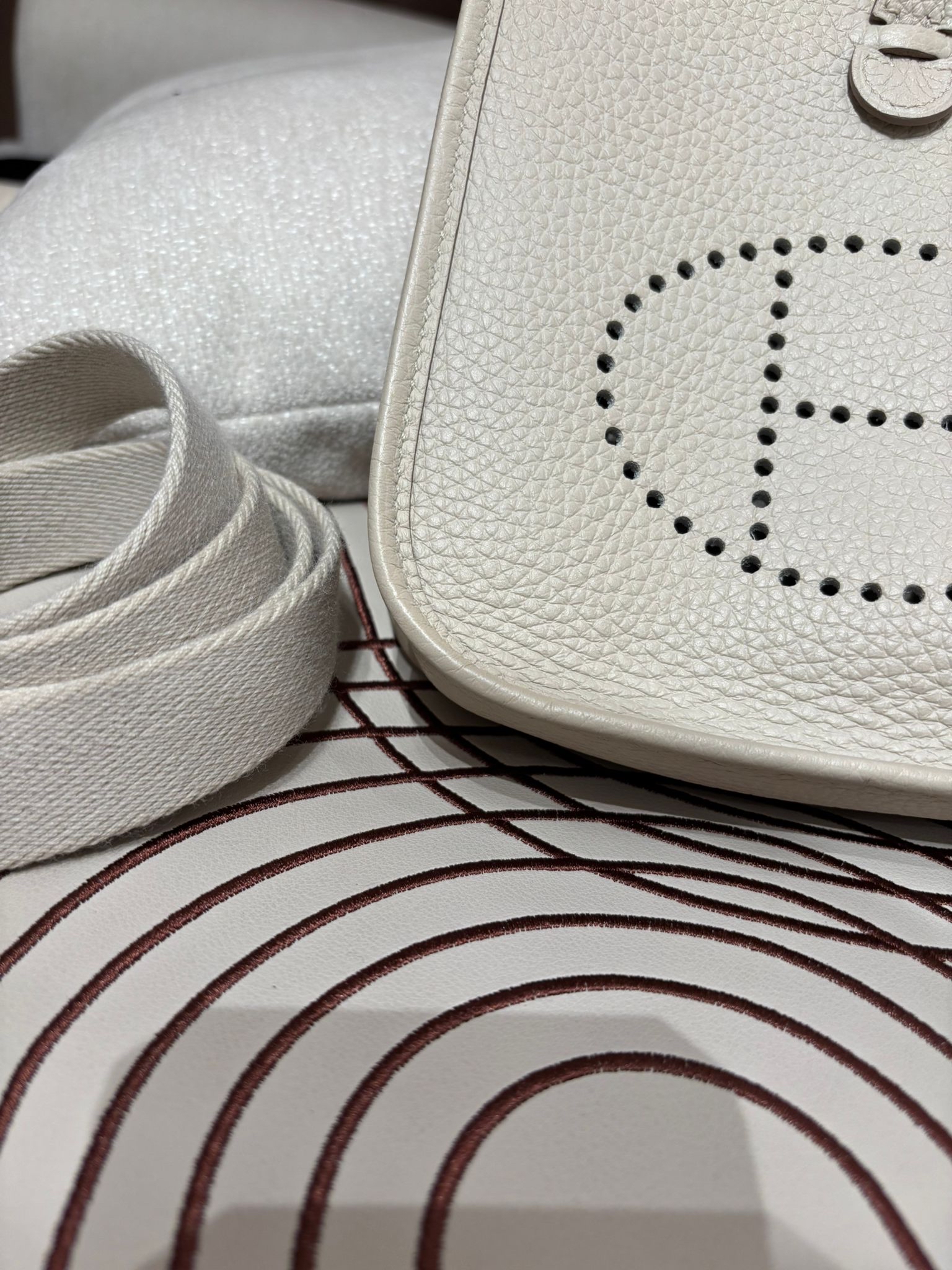 Hermes mini evelyne STAMP U 8L beton 冰川白 100%Authentic ,95%new ✅dust bag 