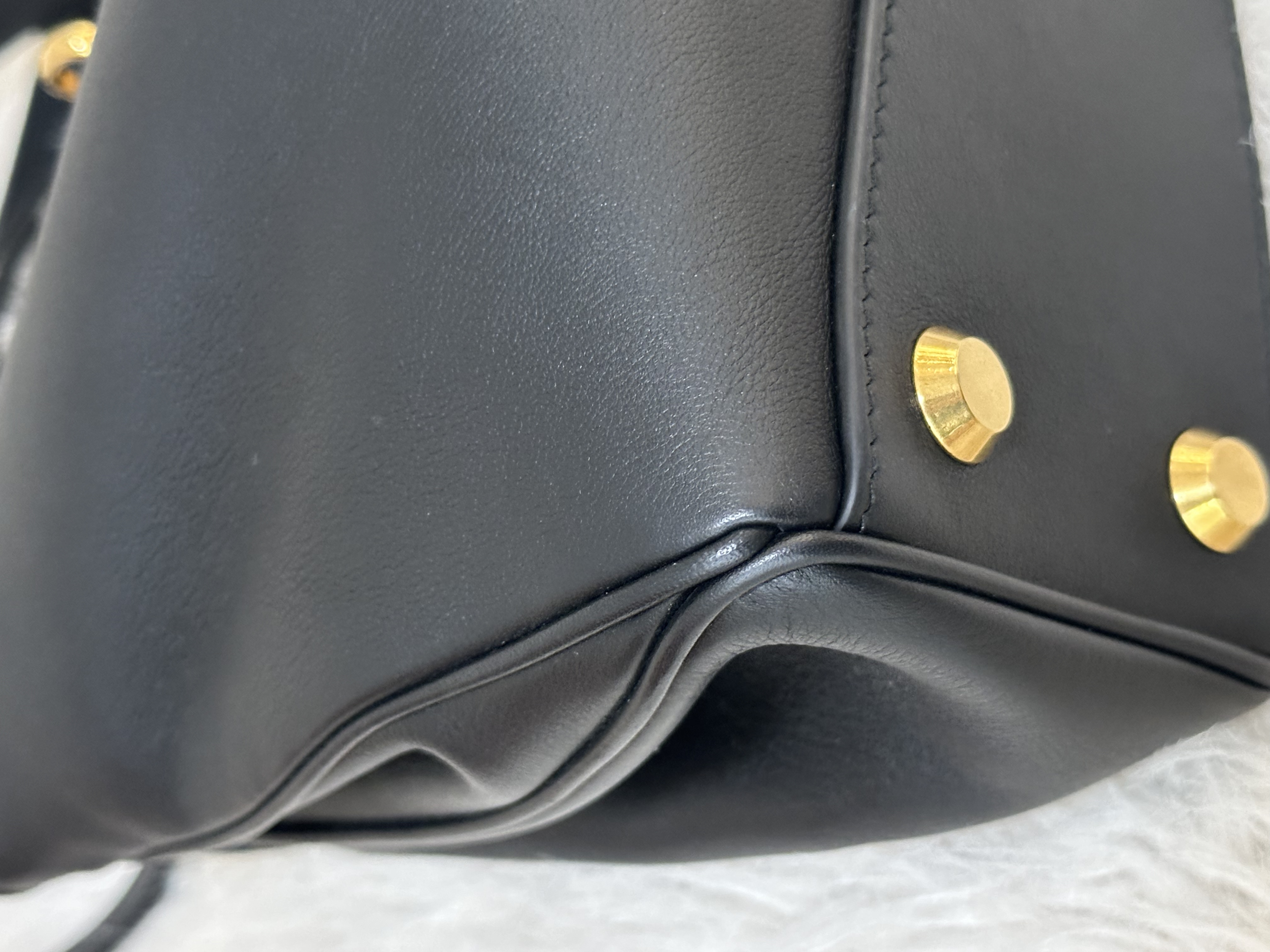 Pre-owned Balenciaga Rodeo / 26NY24