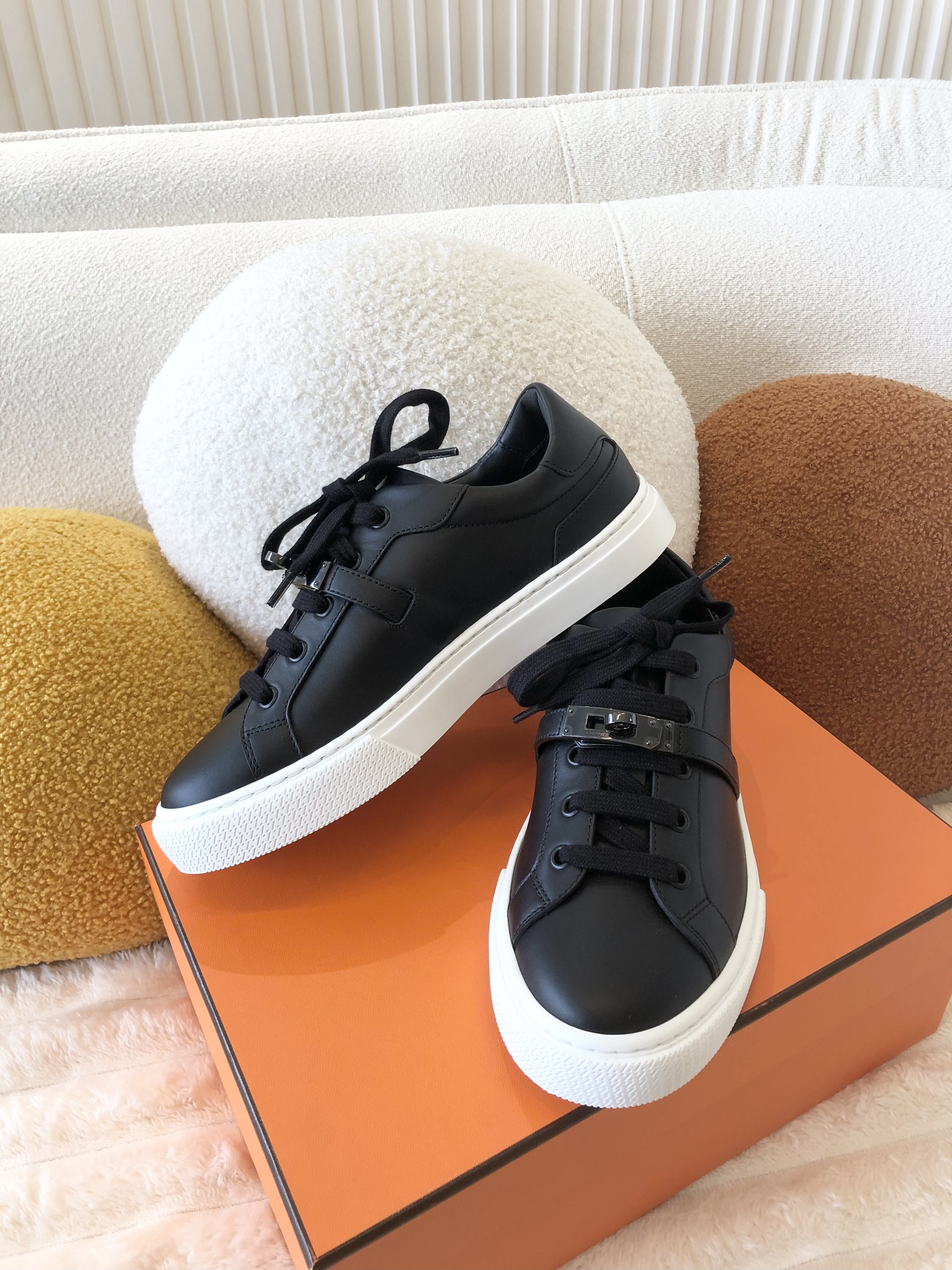 [Unused Item] Hermes Day Sneaker/Size 37/ Product Code :2481712