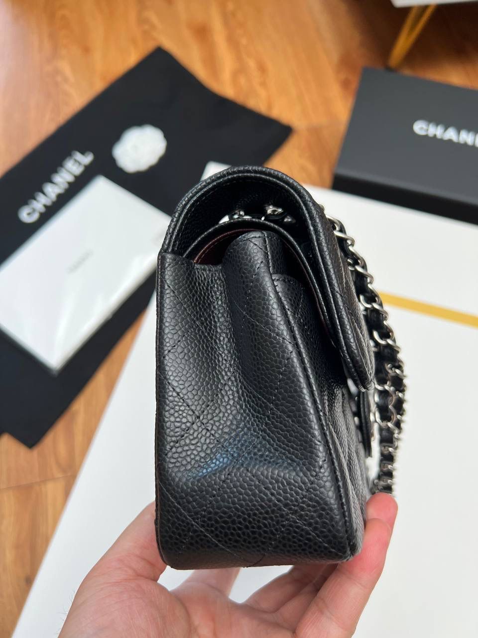 小香CF黑银小号手机版本实拍🖤 小号尺寸：14.5cm X 23cm X 6cm