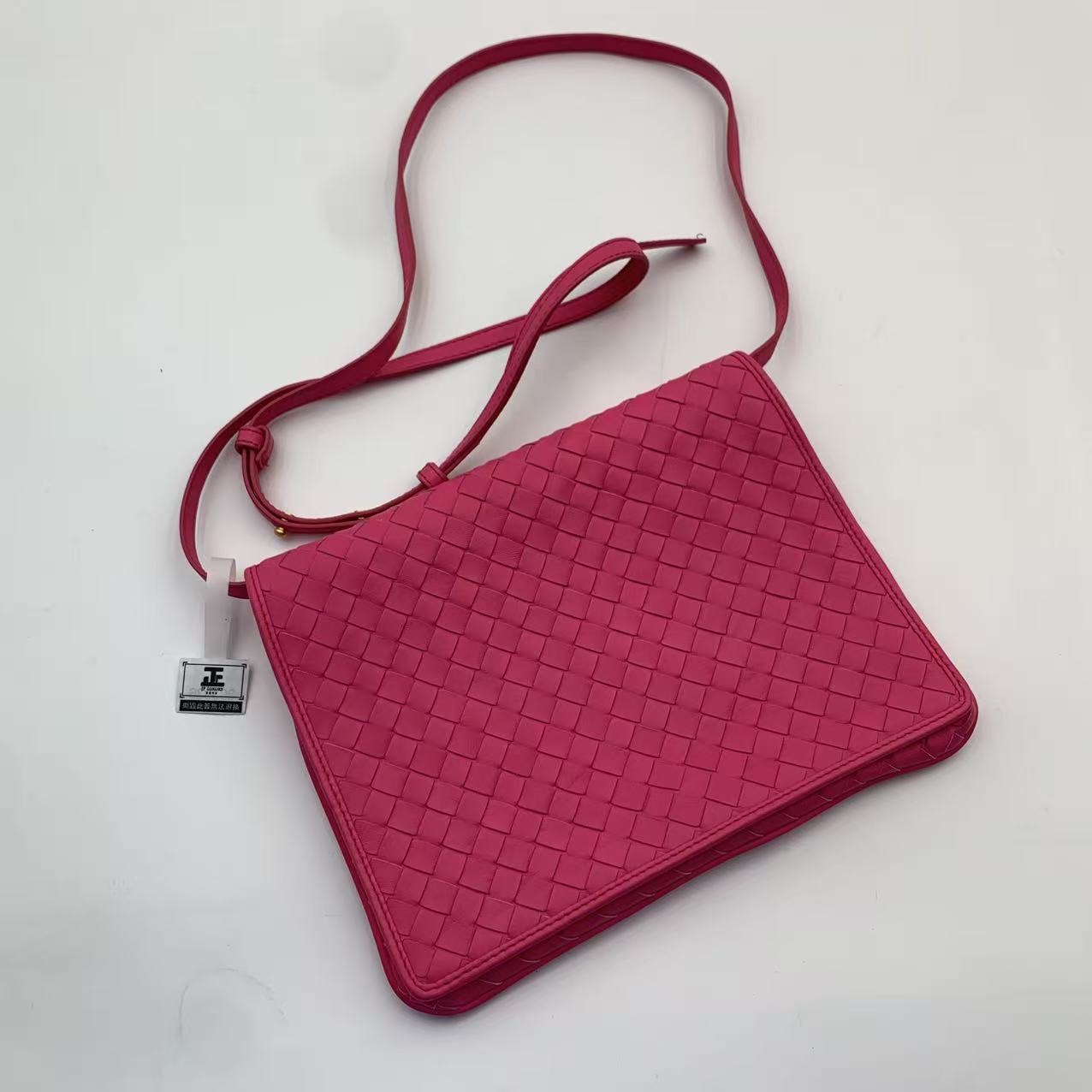 Bottega Veneta葆蝶家信封包 桃紅色牛皮 Bv經典編織物斜挎包【過年紅噹噹精選❤️‍🔥】