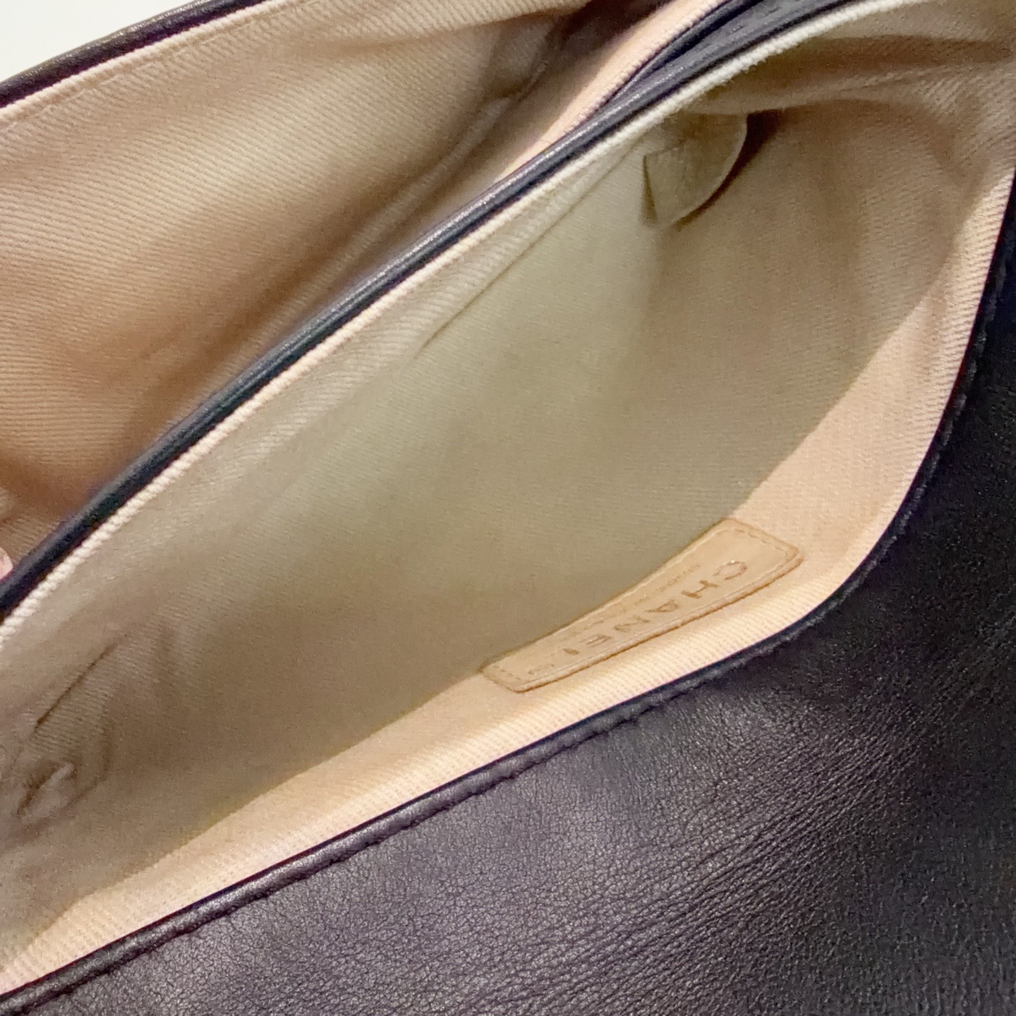 【預訂貨品】Chanel 冰格方形扣腋下包