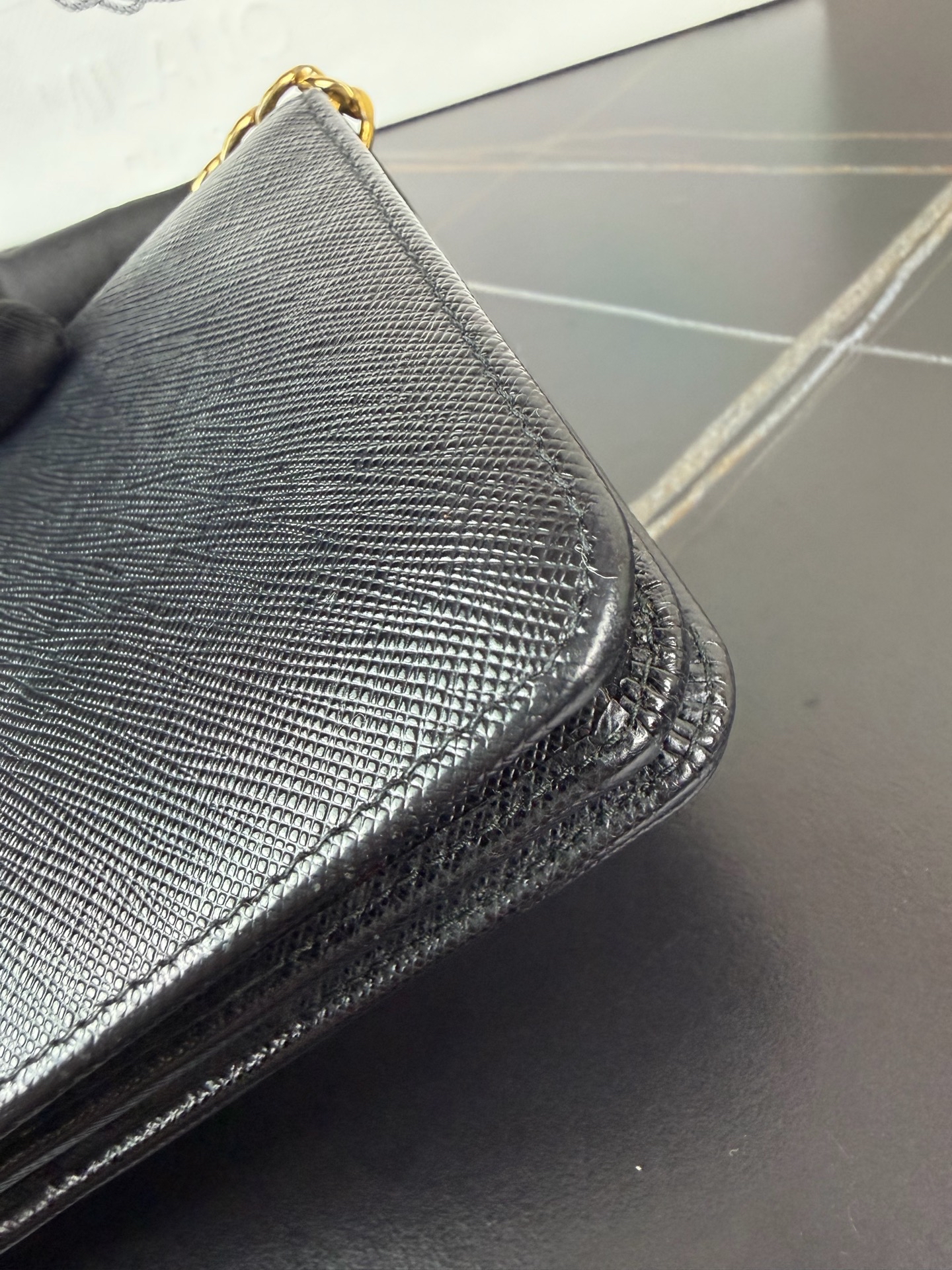 【預訂貨品】Prada三角標黑金配色woc