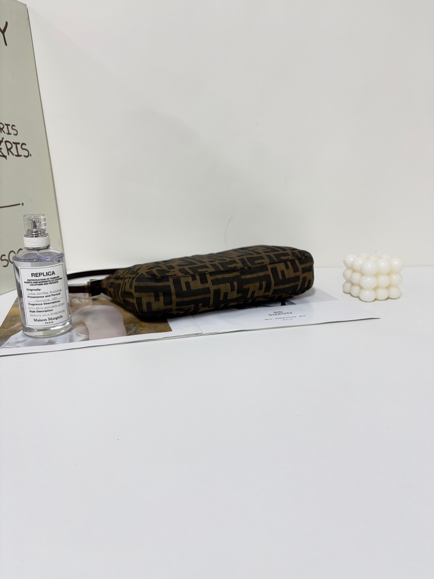 【預訂貨品】Fendi老花法棍腋下包