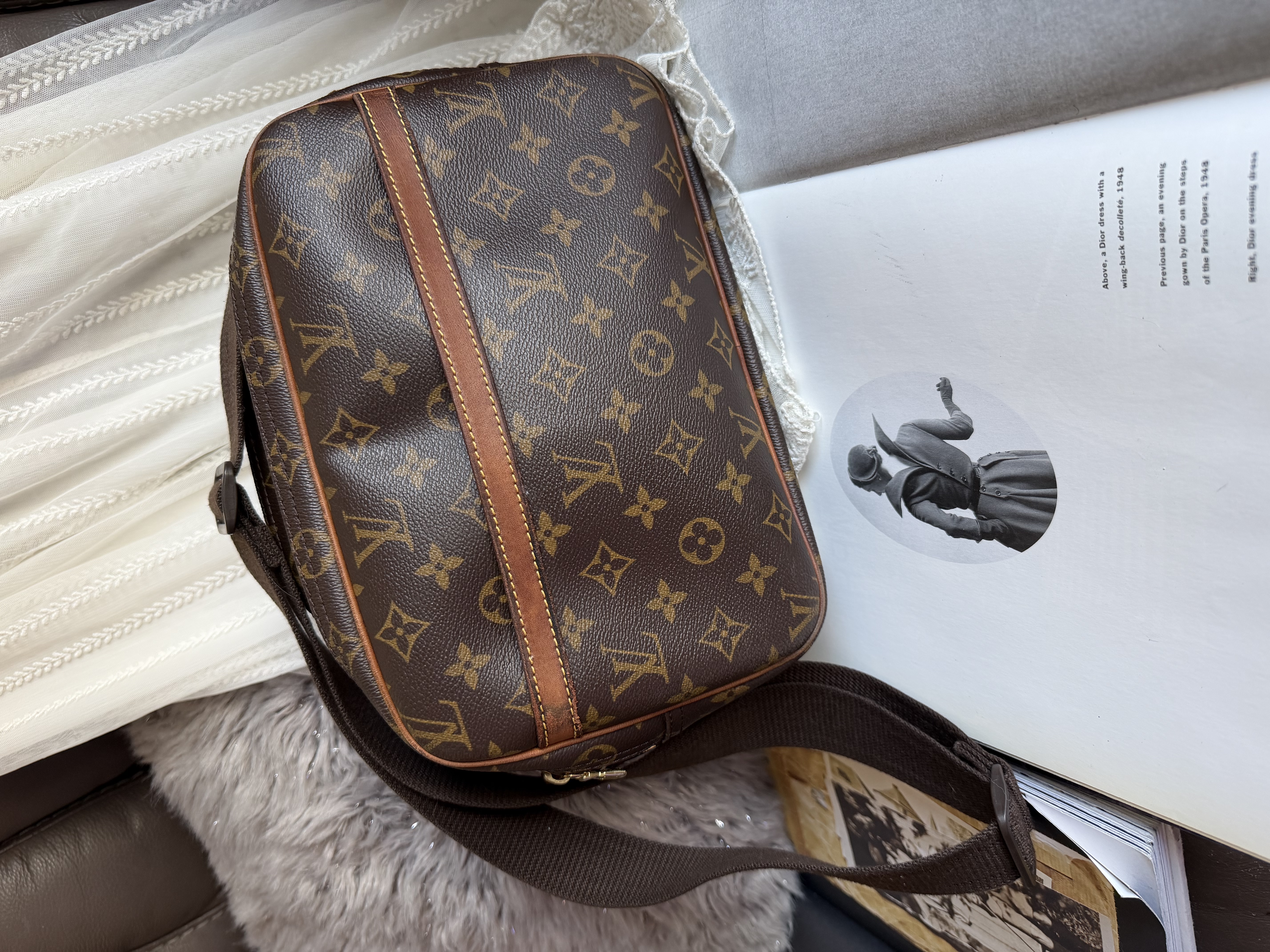 Lv monogram reporter bag 