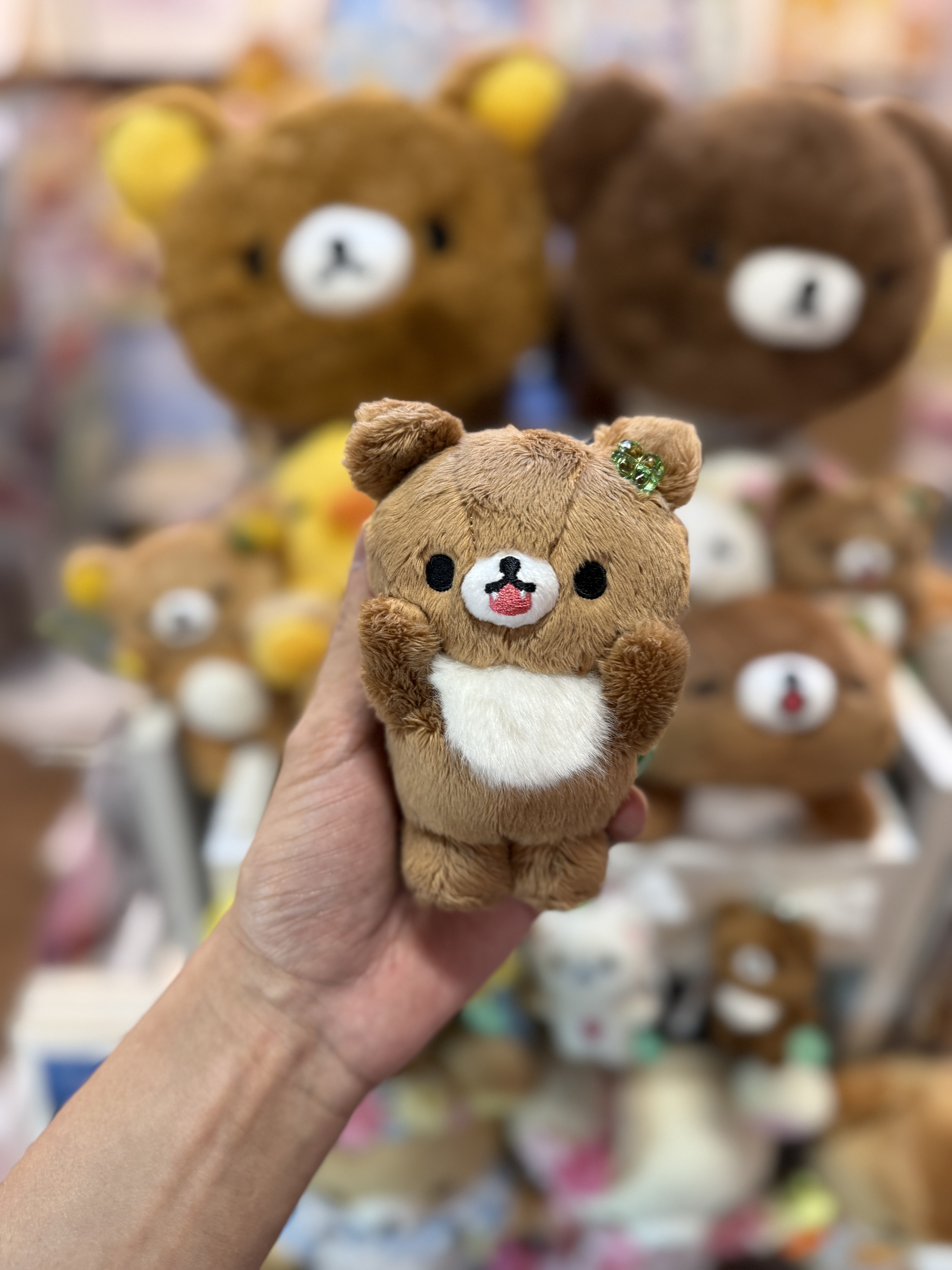 《現貨》全新小熊10週年紀念四葉草系列舉手掛飾