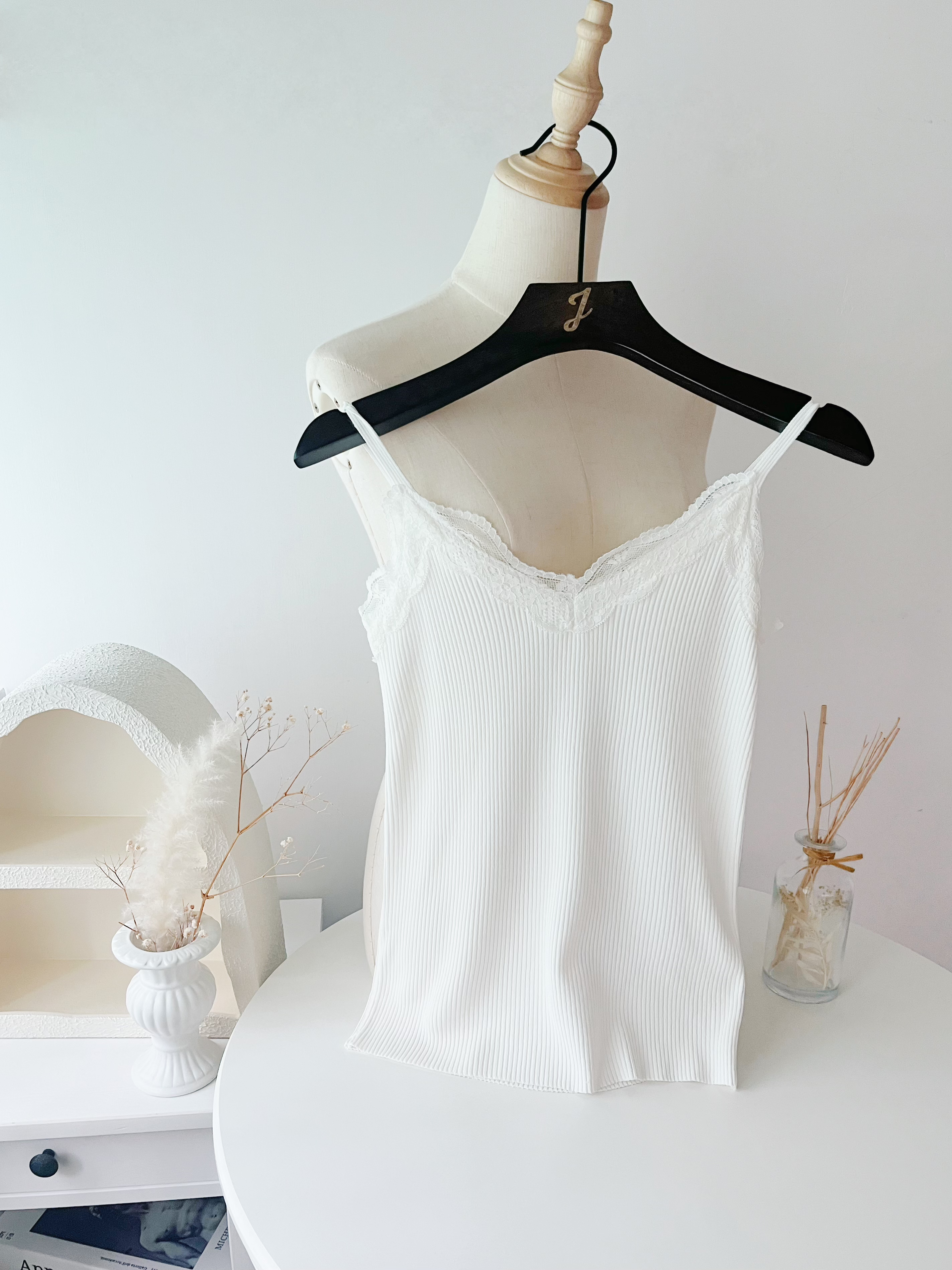 軟軟蕾絲線料吊帶背心(KR)[2色]