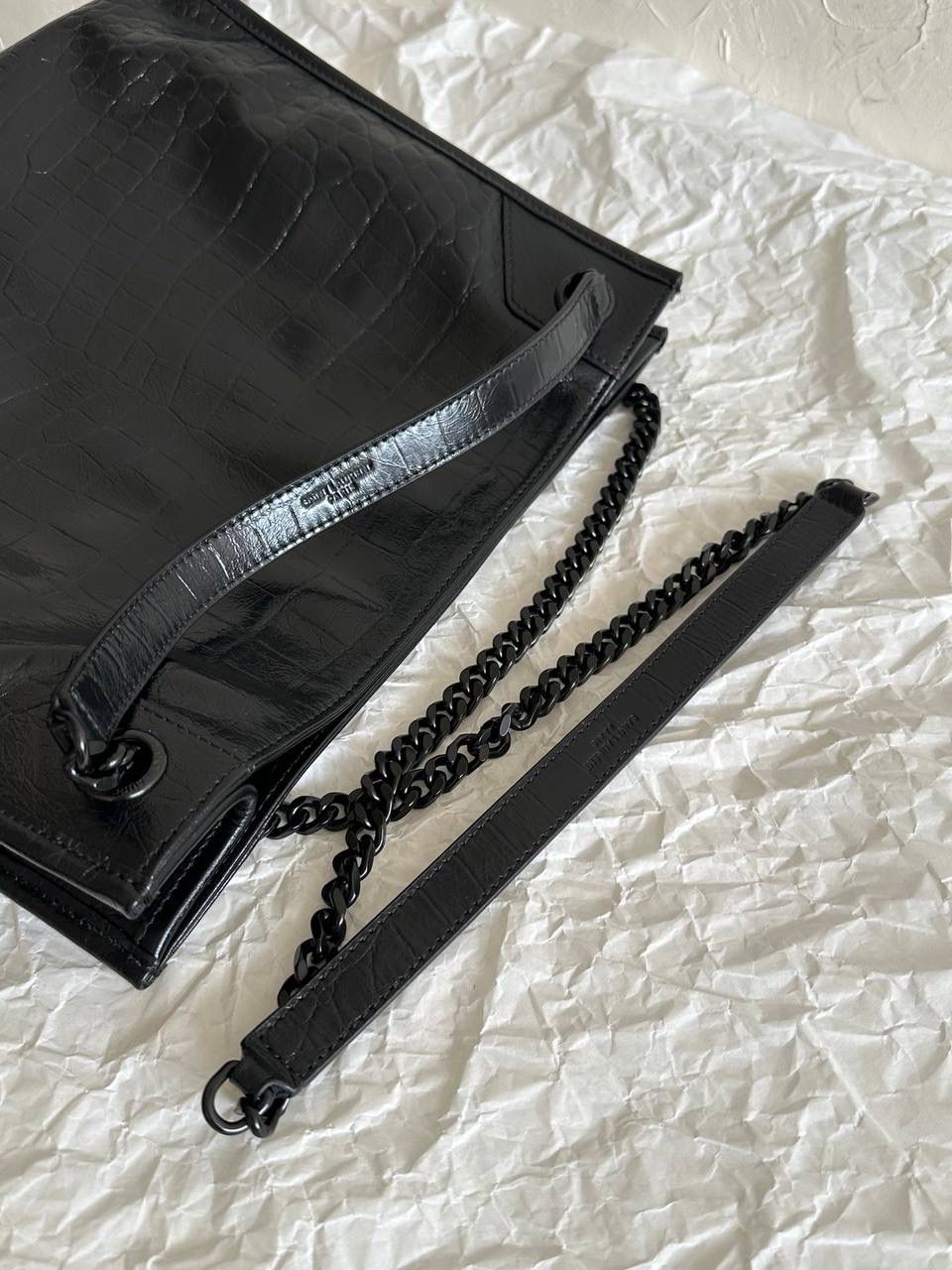 Saint Laurent 黑色鳄鱼纹压花皮革购物袋