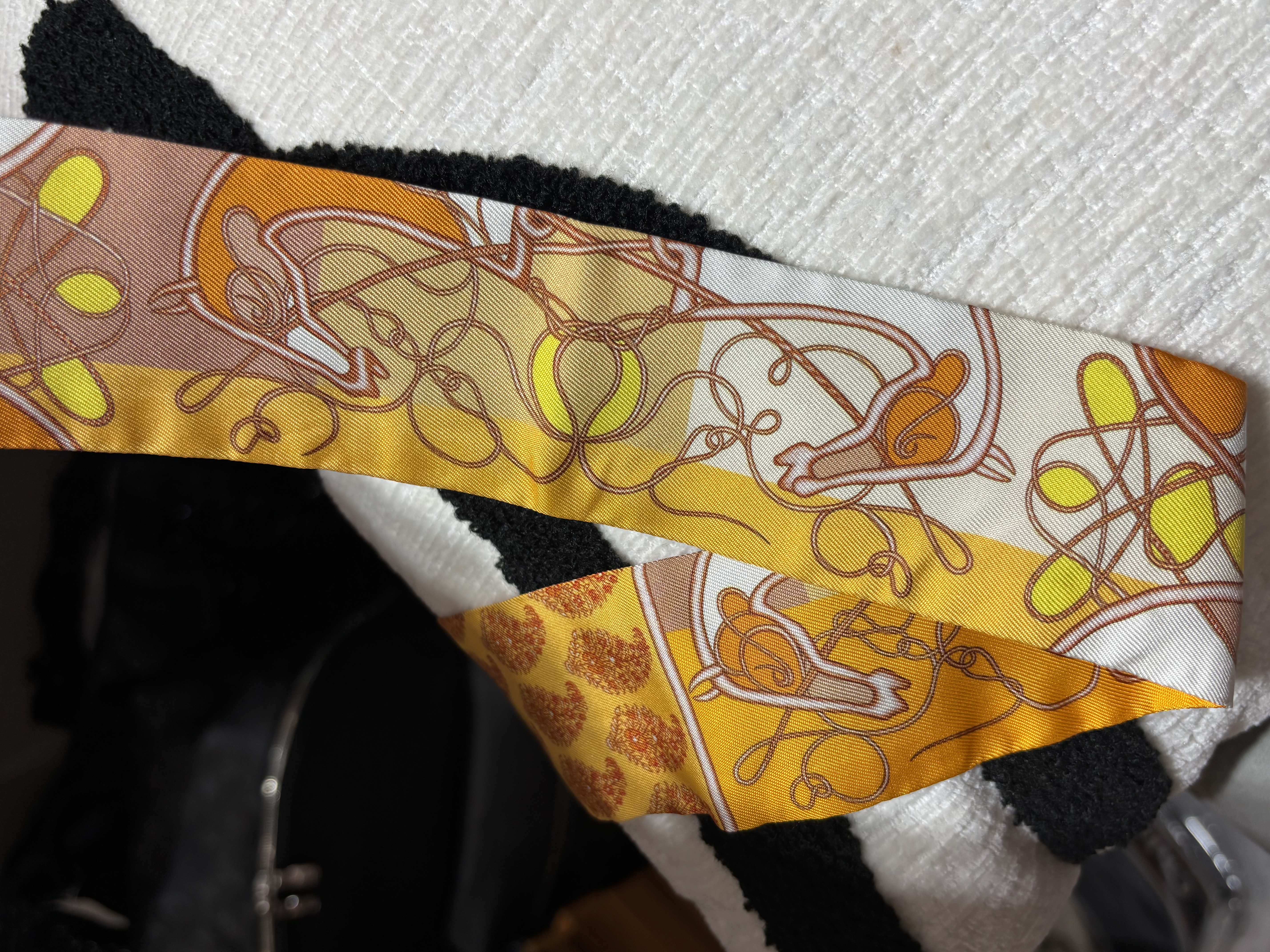 Hermes Twilly 100%silk 100%Authentic,99%new ✅box 