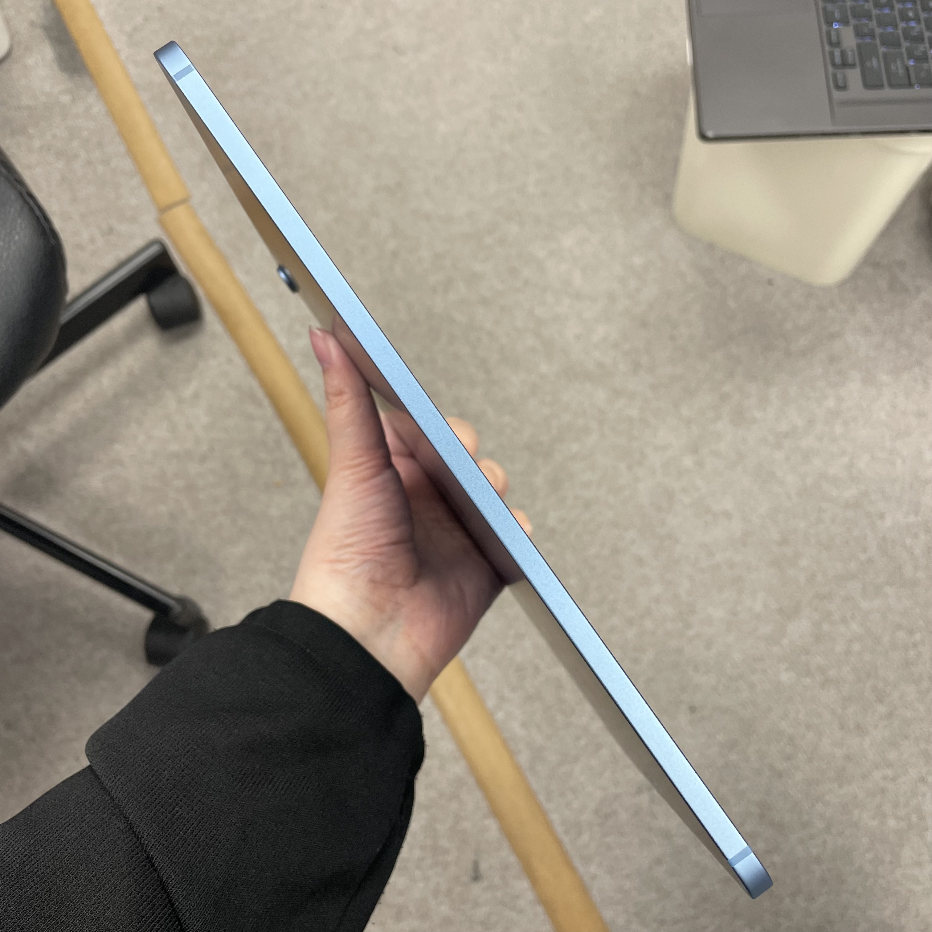 *625384 iPad Air 5 勁靚機 256GB 插卡版 藍色 blue