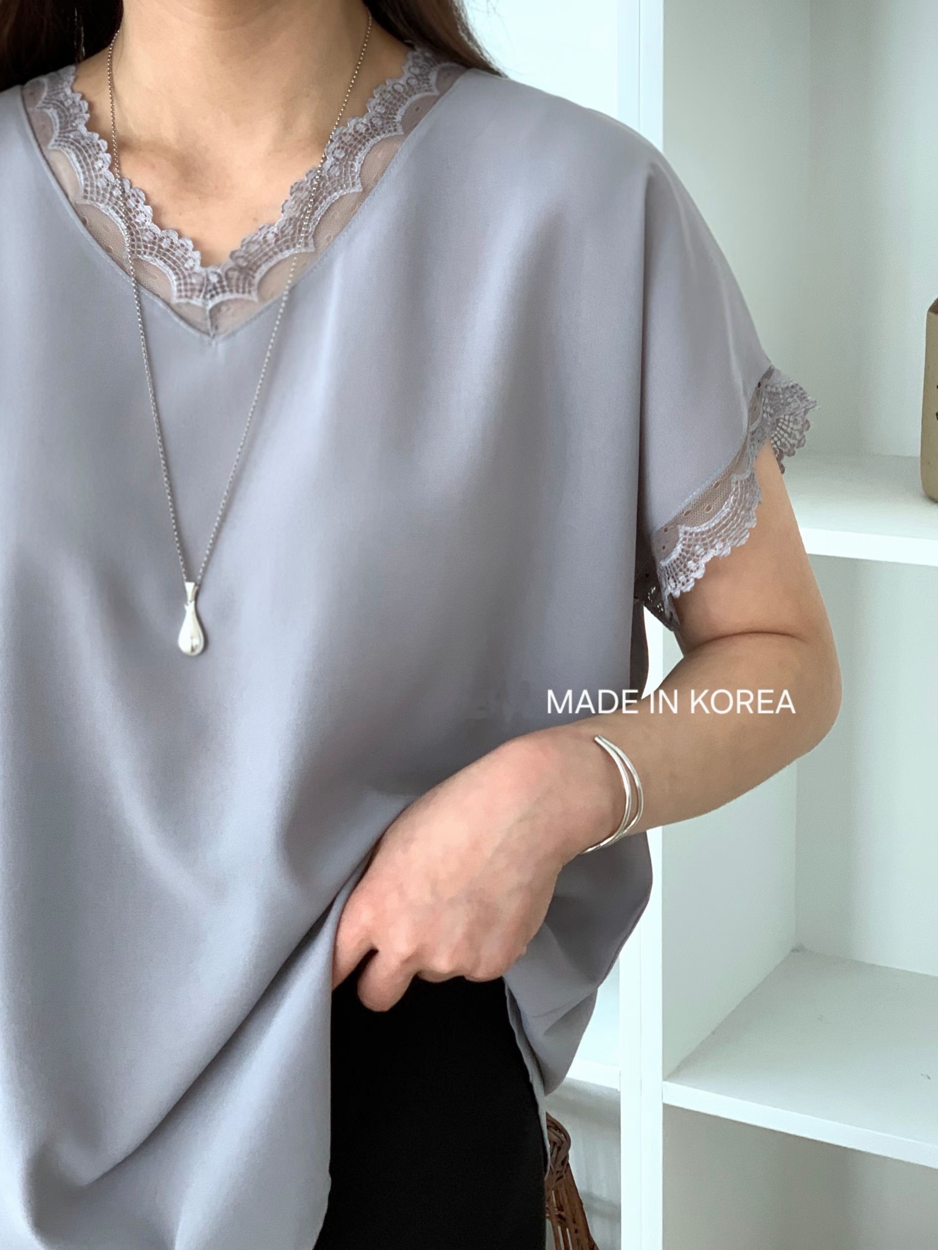 G6365 韓國🇰🇷V領lace top