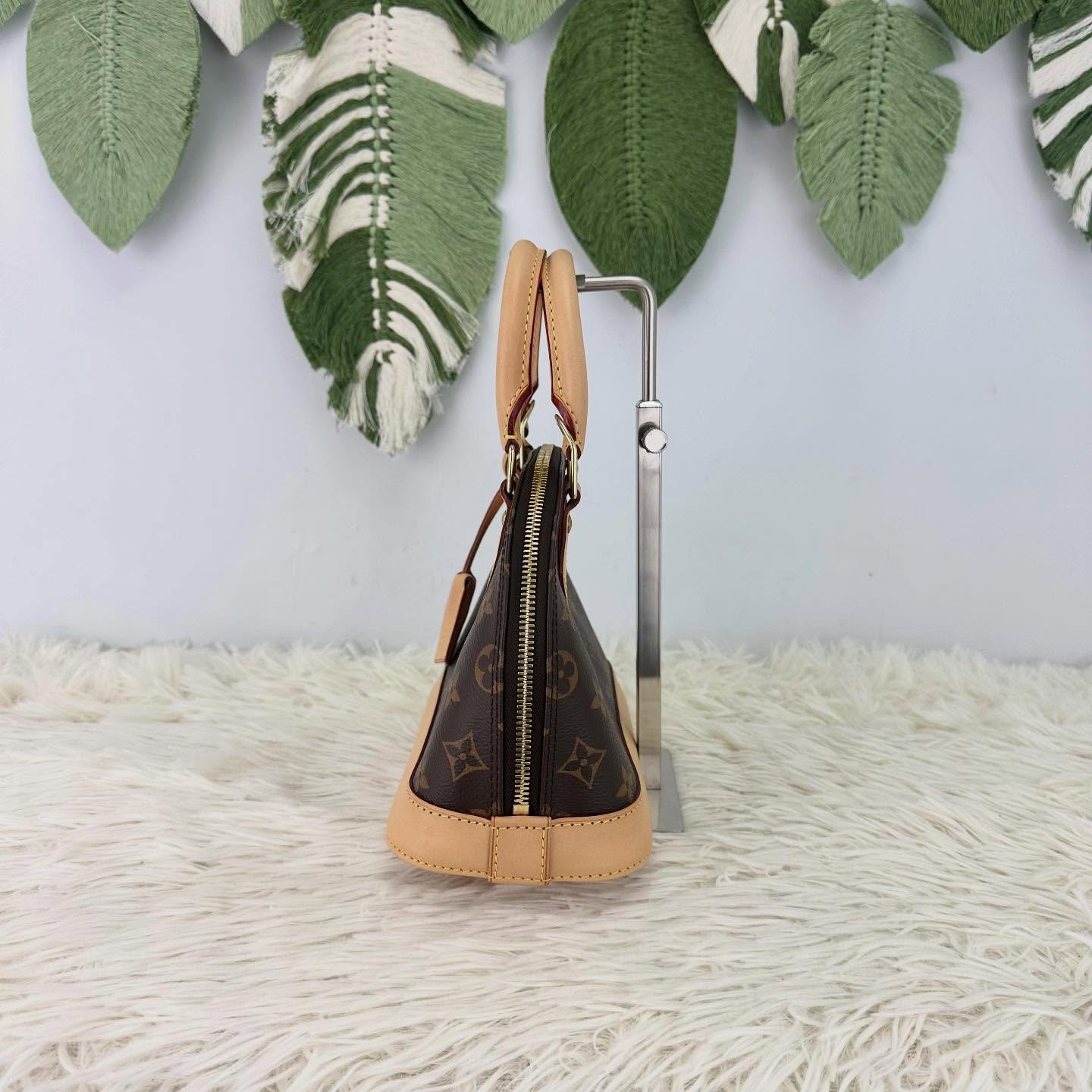 LV 🤍PRE OWNED Alma BB 啡色老花貝殼包 晶片款🤎