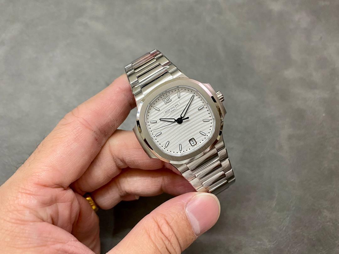 百达翡丽 Nautilus 5711/1A-010 自动上链男士腕表