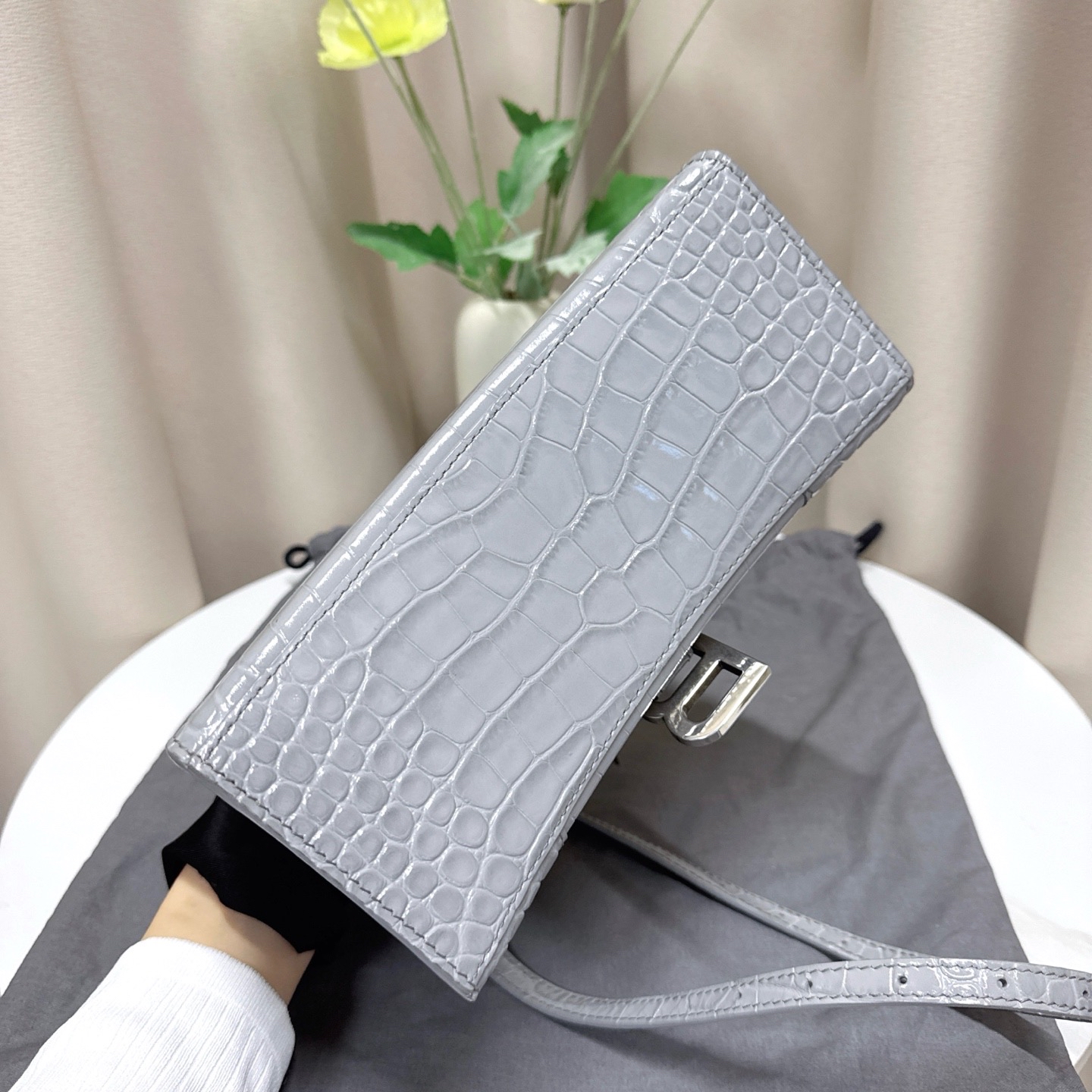 【預訂貨品】巴黎世家灰色鰐魚壓紋沙漏包