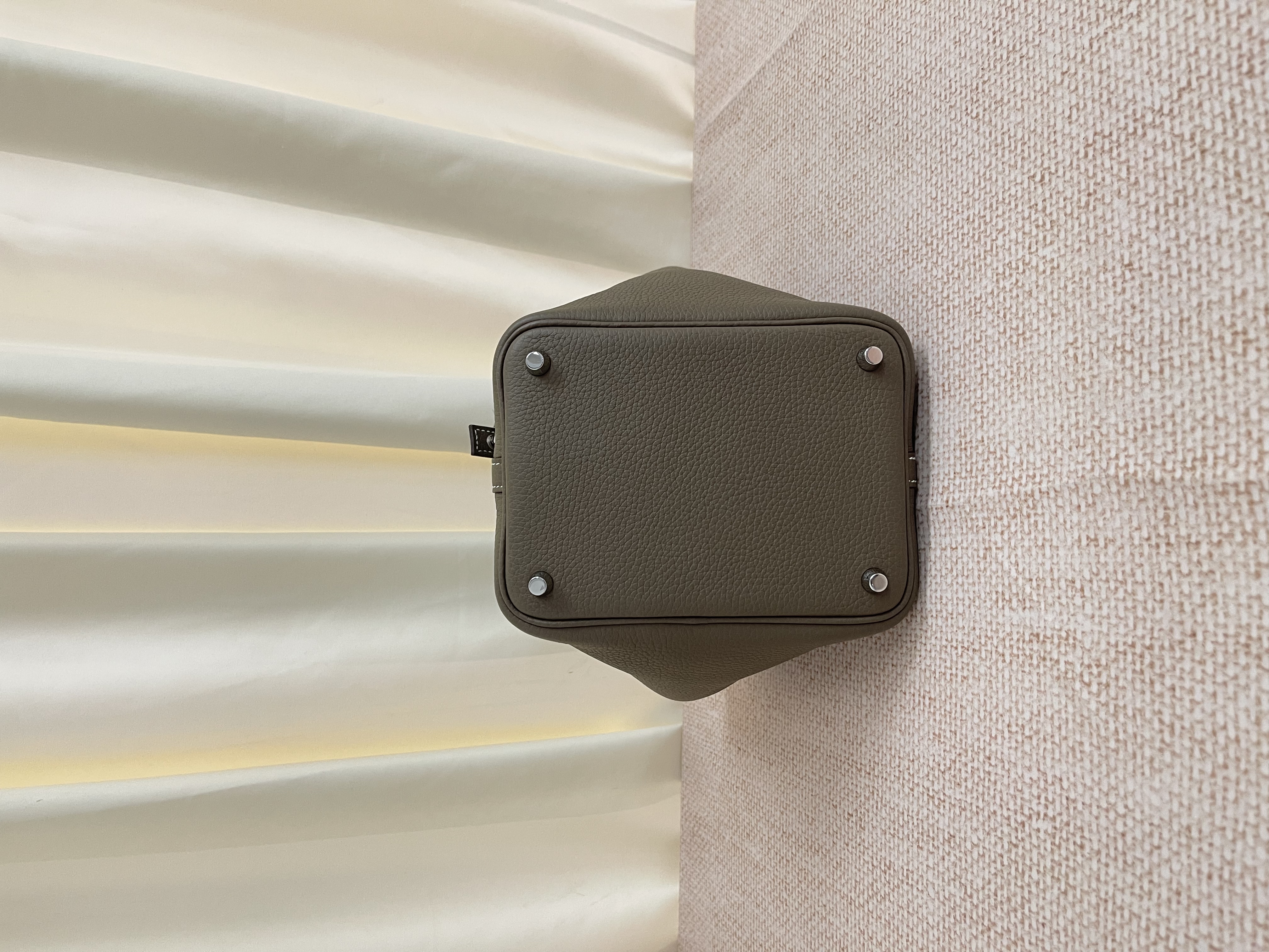 Pre-owned Hermes P18/ Stamp Y/ Product Code: 26042702