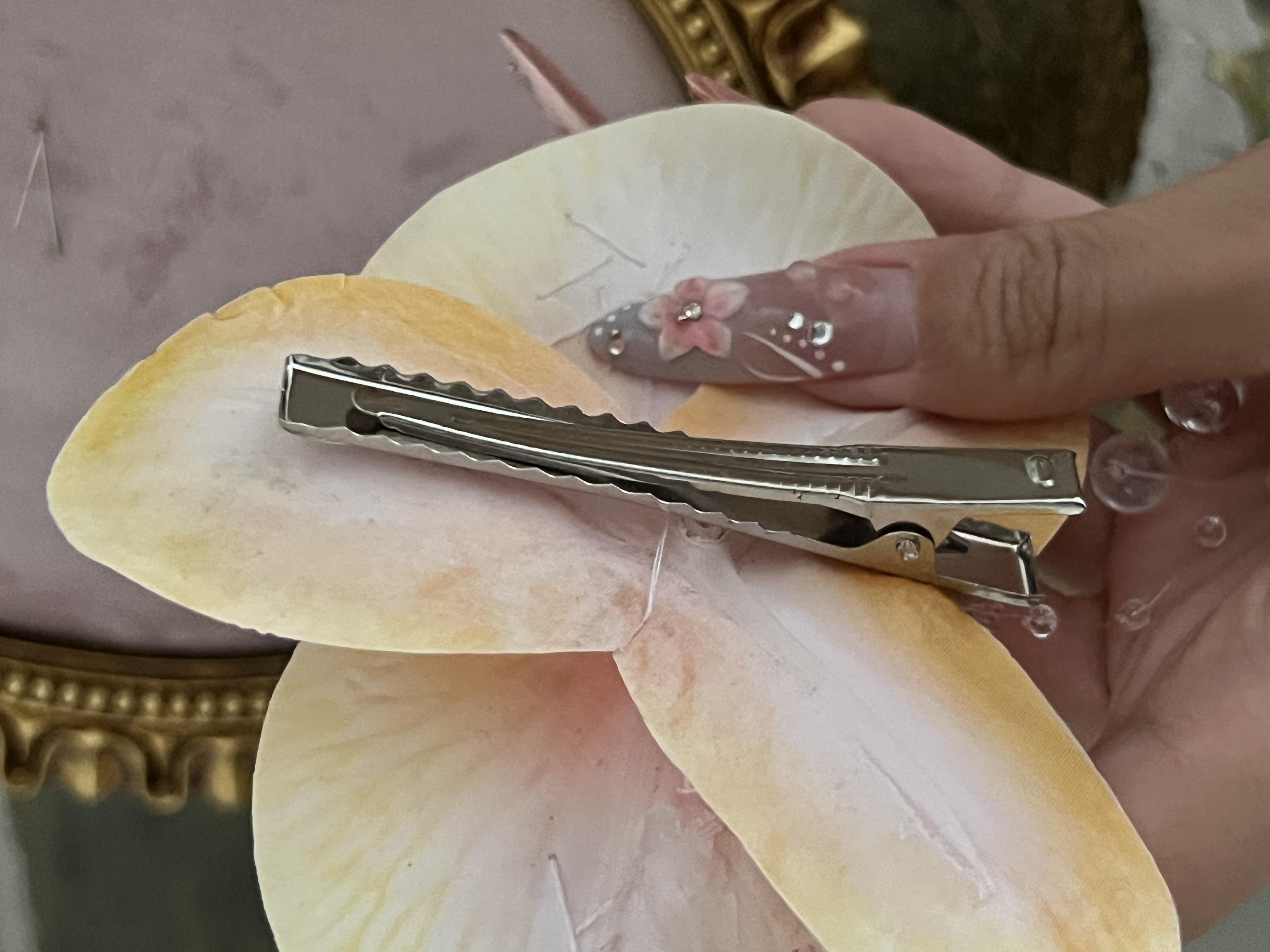 Spicybiskut x Fétiche Beaded Orchid Clips