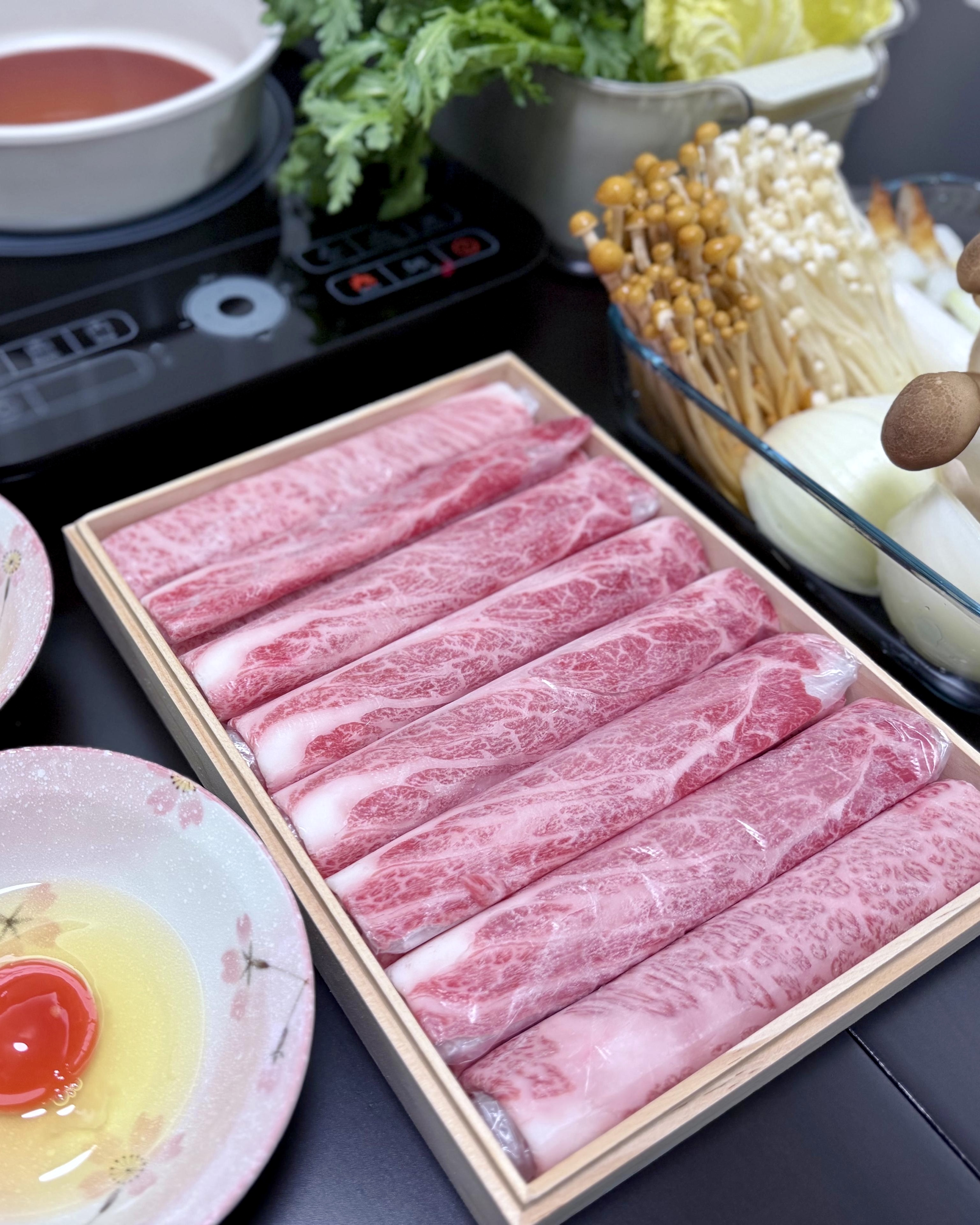 日本岩手黑毛和牛壽喜燒禮盒 【肩胛】400g