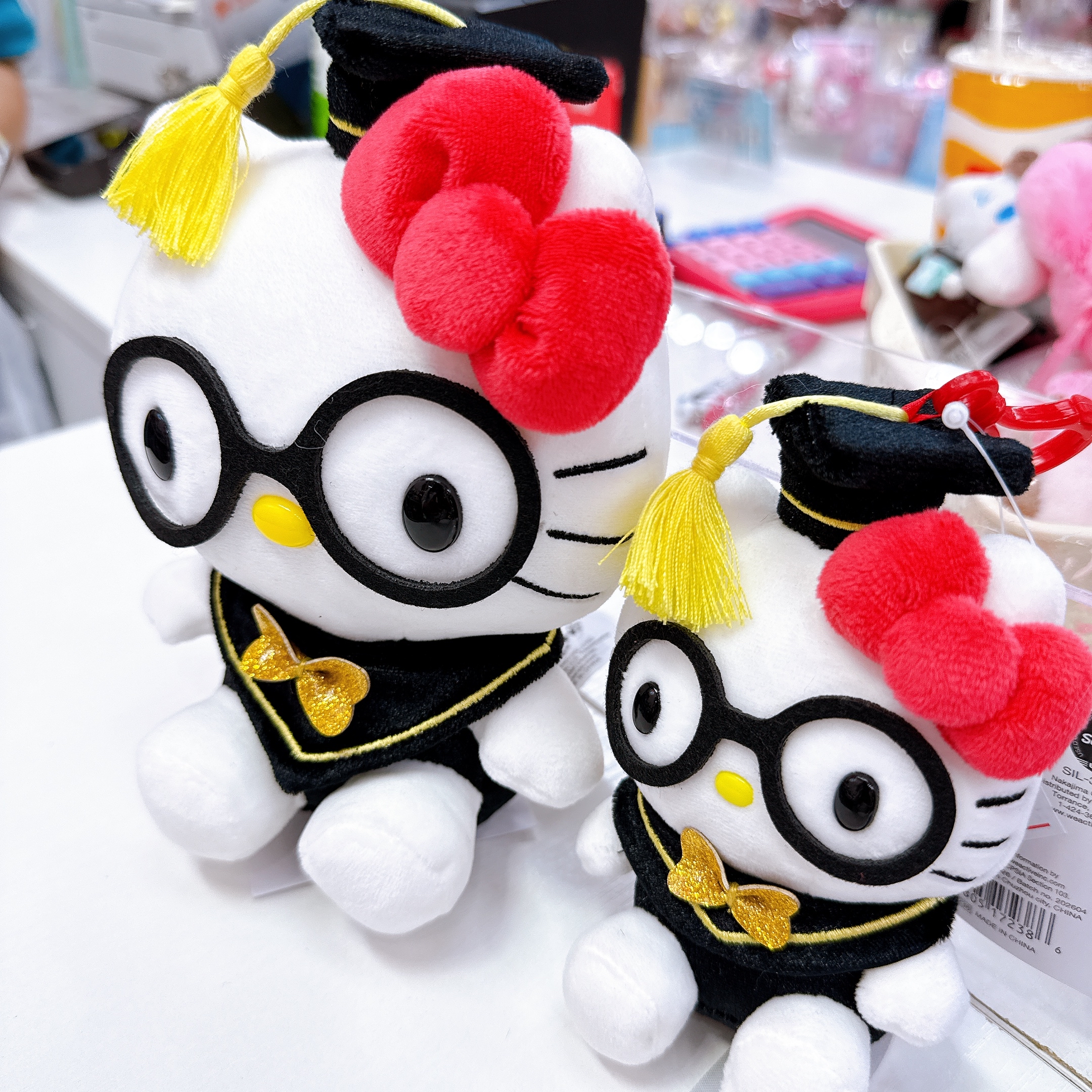 原裝美版Hello Kitty畢業造型公仔