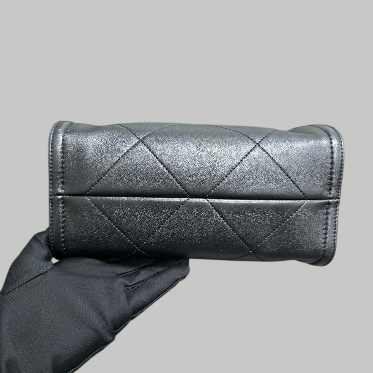 Chanel 21B 小牛皮tote bag