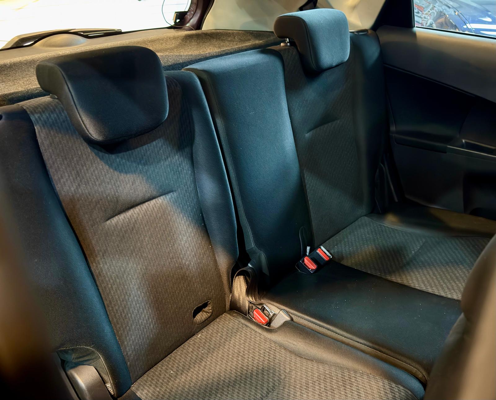 Toyota Ractis Verso 2011