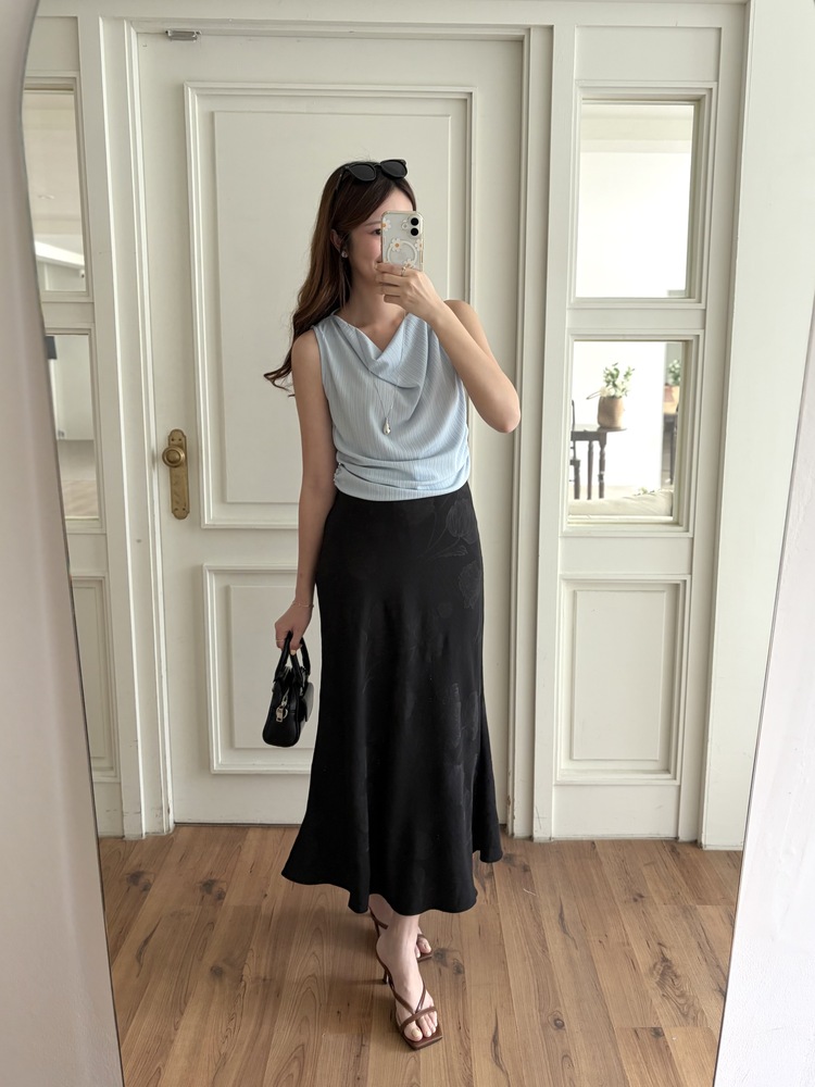 Floral Silky Skirt (Black)