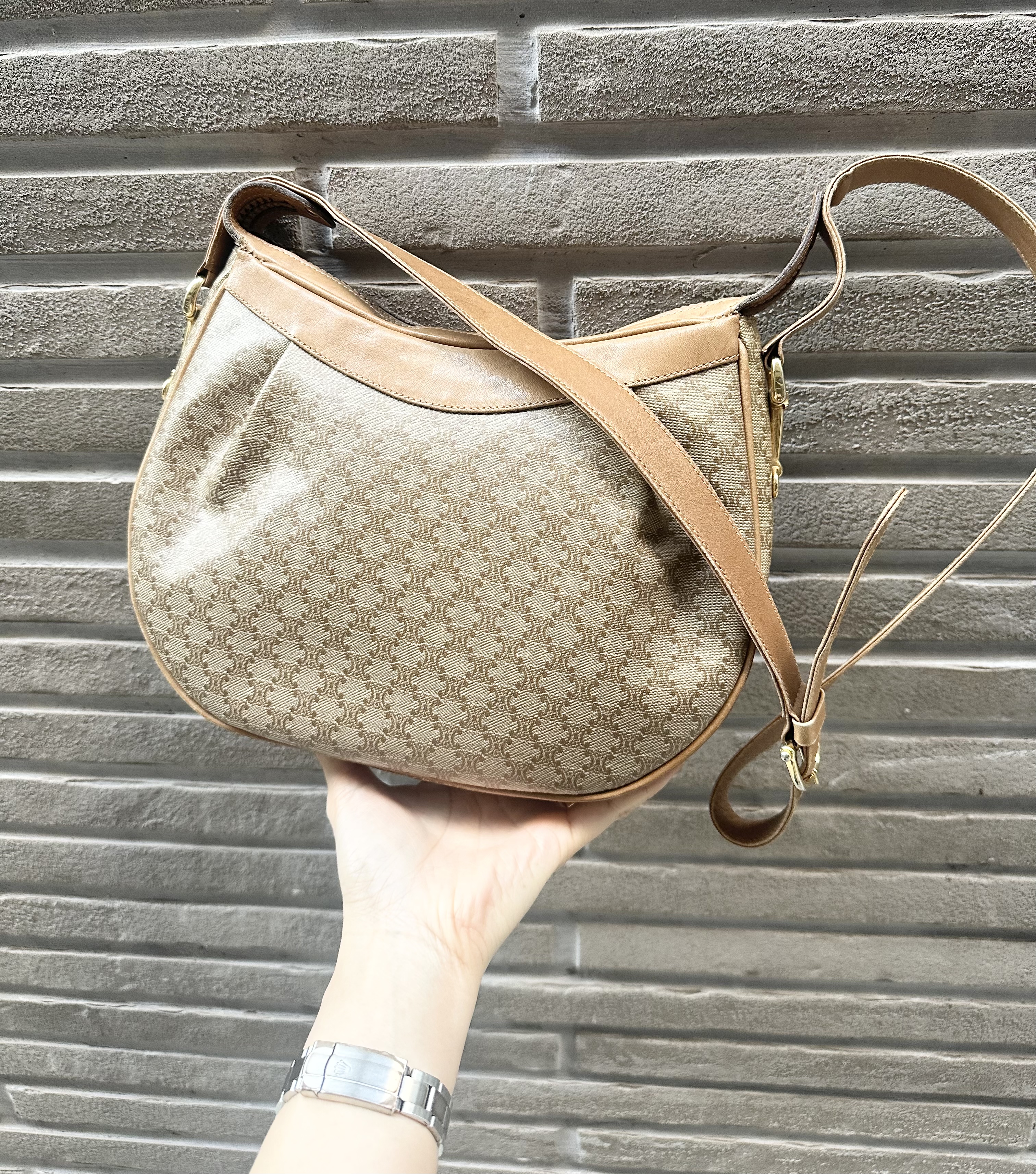 vintage celine beige triomphe macadam crossbody 