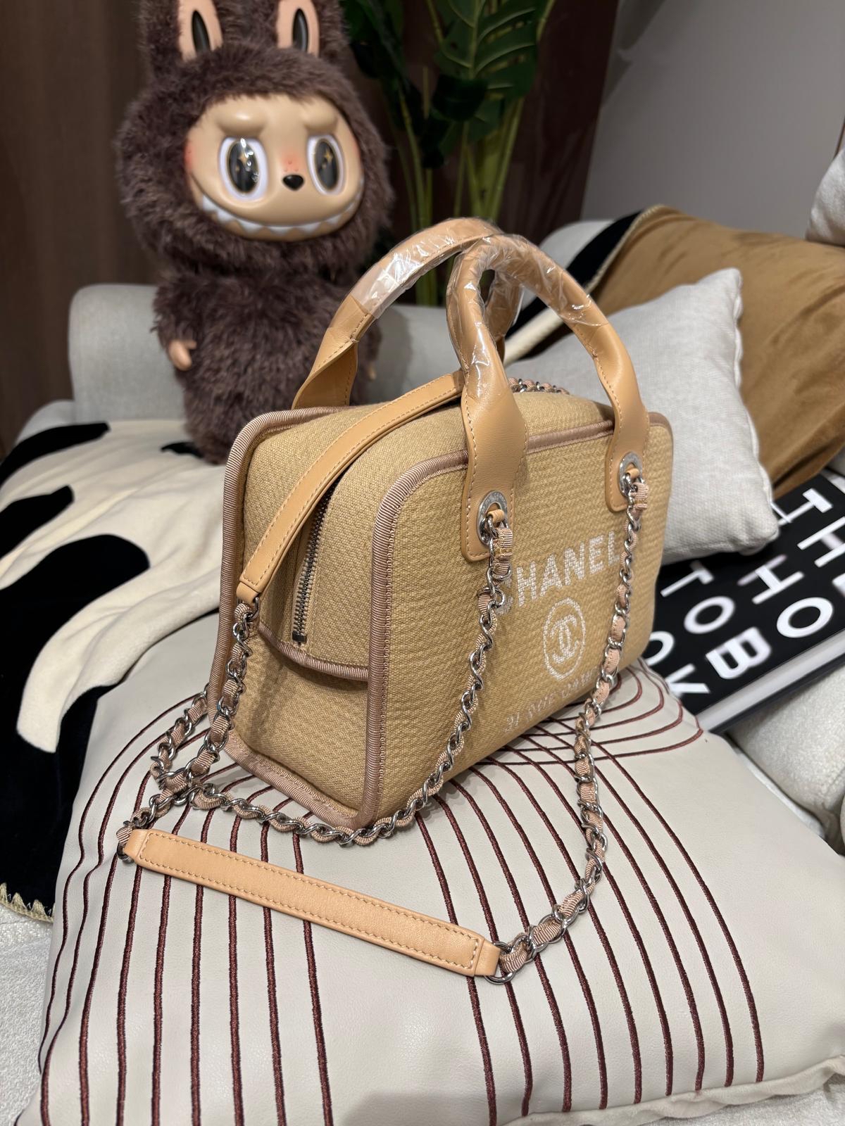 Chanel DEAUVILLE bowling bag 100%Authentic ,99%new ✅收據✅chip ✅dust bag✅盒