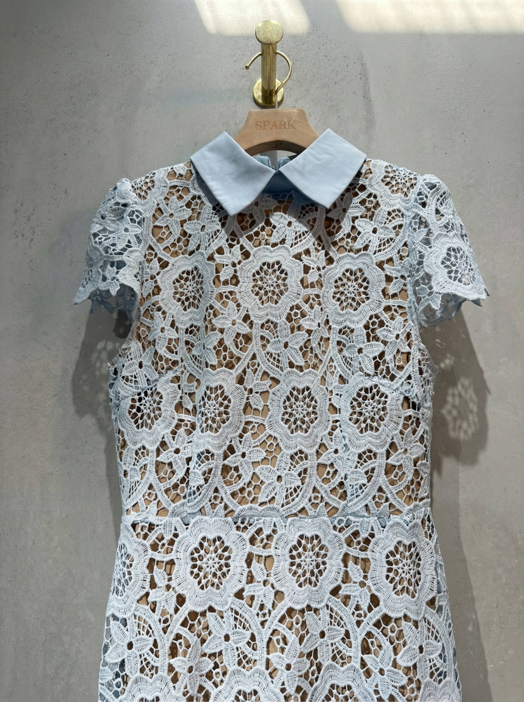 粉色蕾絲領結腰帶連衣裙(白色腰帶需另外購買)