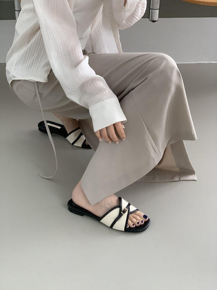 Contrast Canvas Sandals (2 colors)