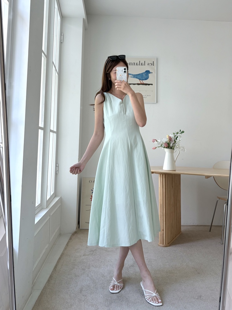 Daphne Flare Dress (Mint)
