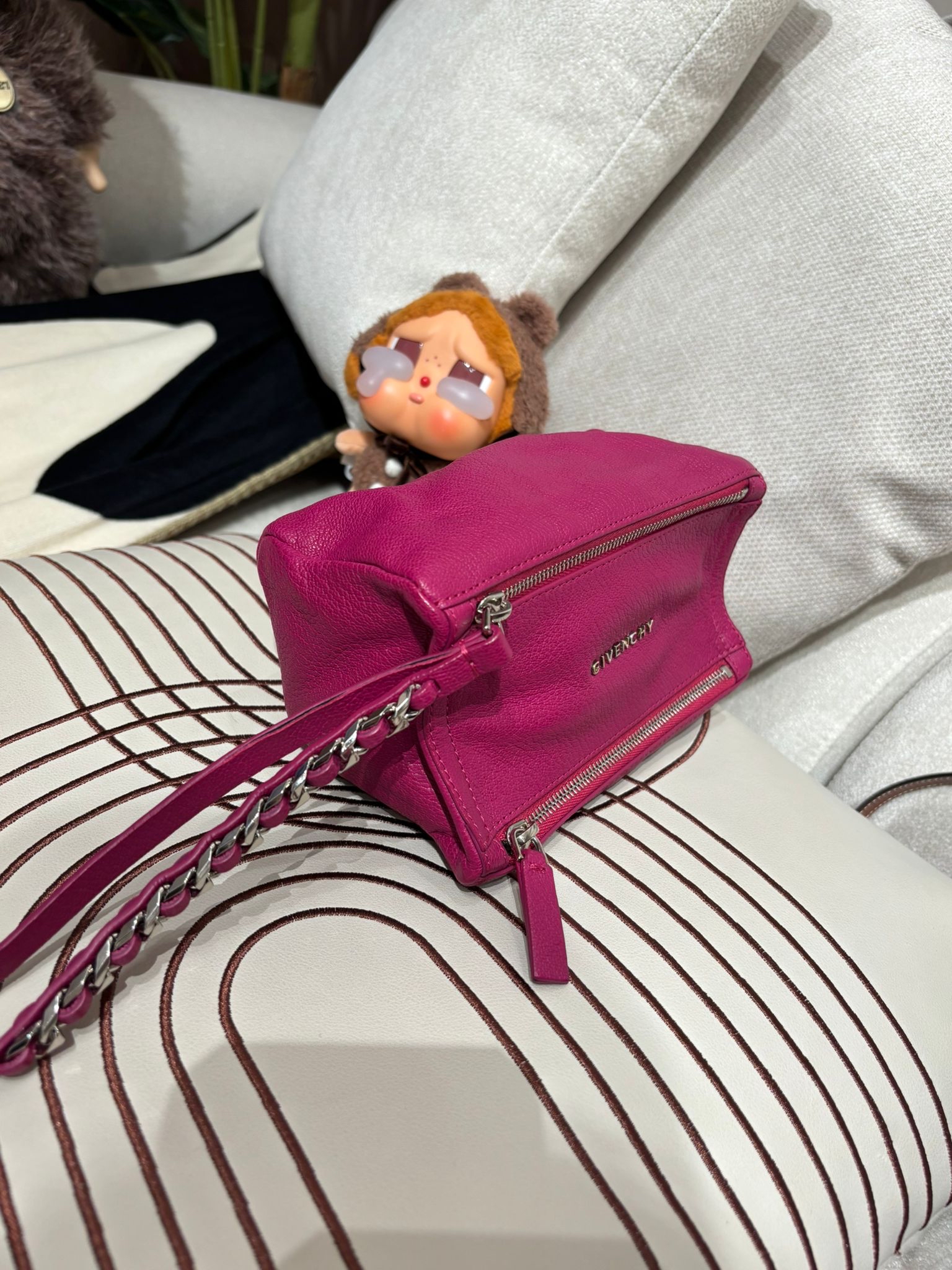 Givenchy Pandora pouch calfskin 100%Authentic,95%new