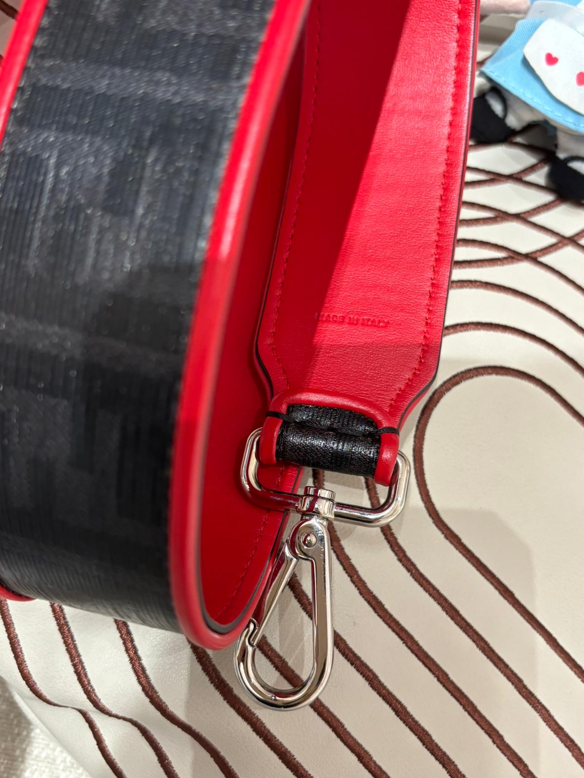Fendi strap 手袋肩帶 100%Authentic,98%new  