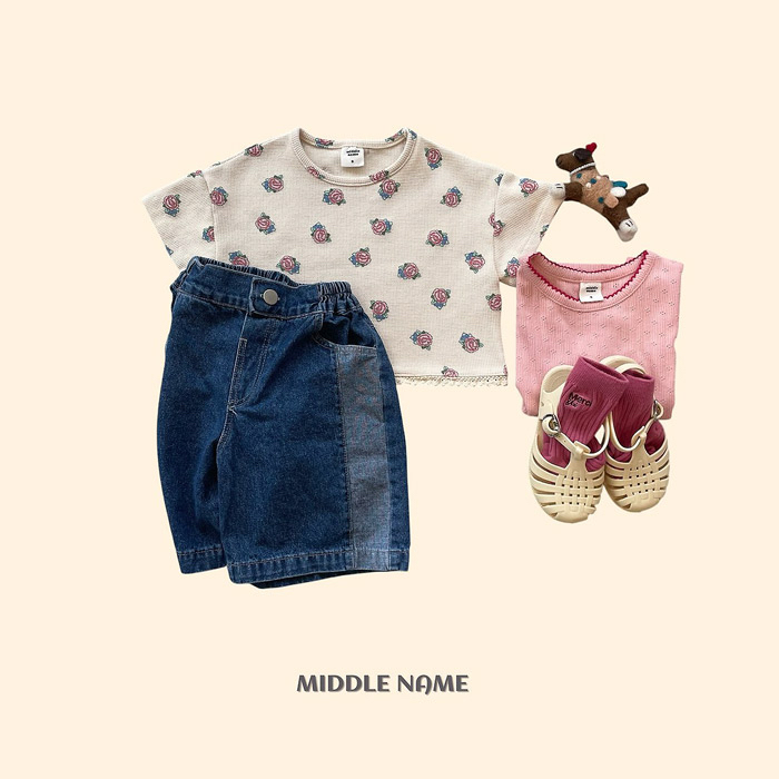 🇰🇷middle name tee