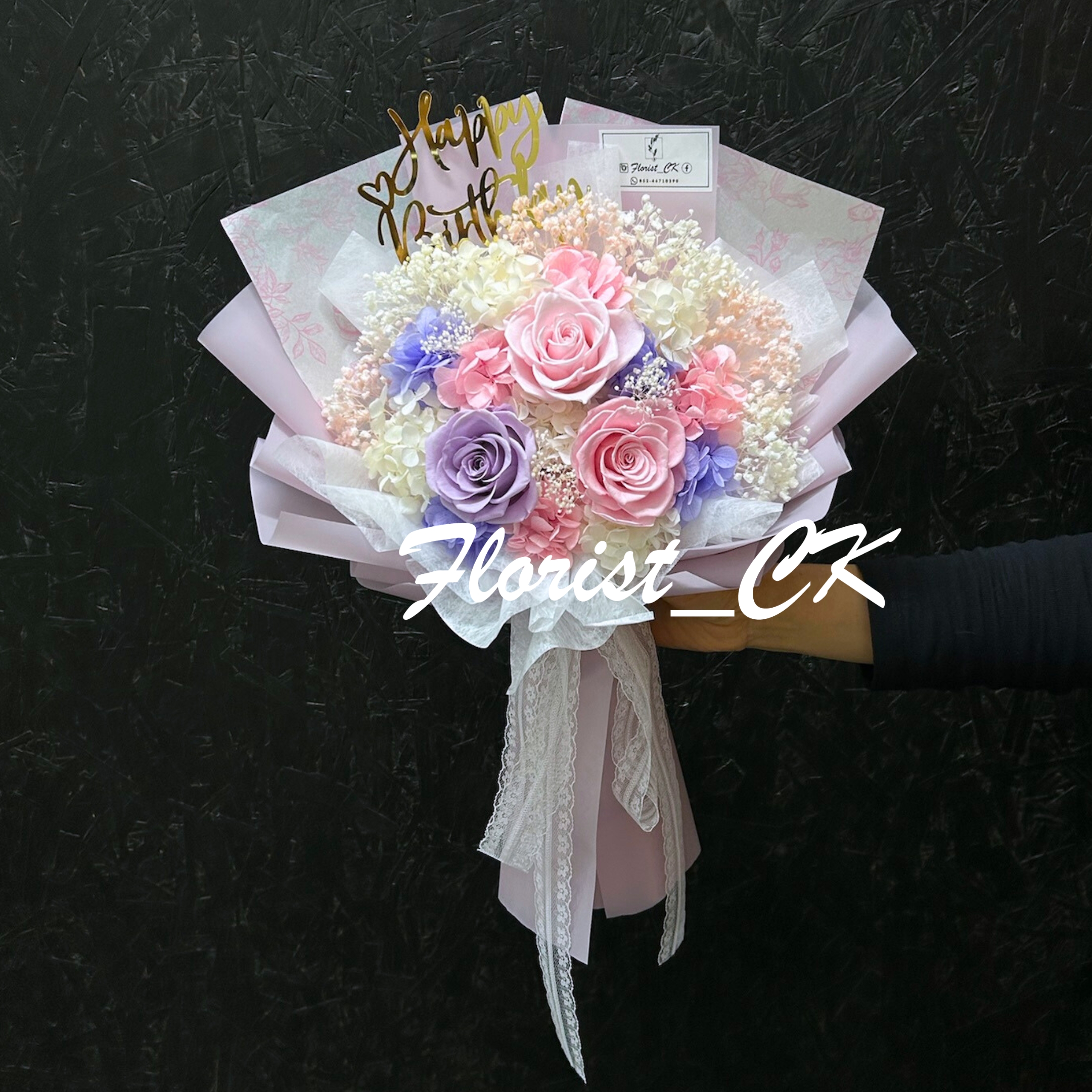 Lilac Dreams｜永生玫瑰花束  (3 朵 / 6 朵 / 9 朵 / 12 朵； 預訂款；此款紫色滿天星會轉用白色滿天星)