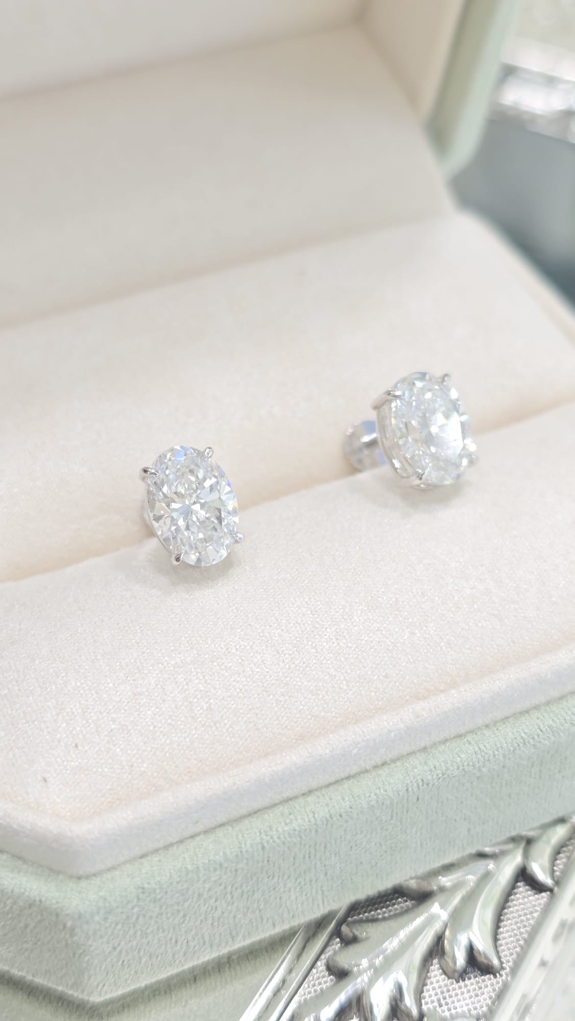 18K金白培育鑽石耳釘 D4.06ct/2 G1.84g