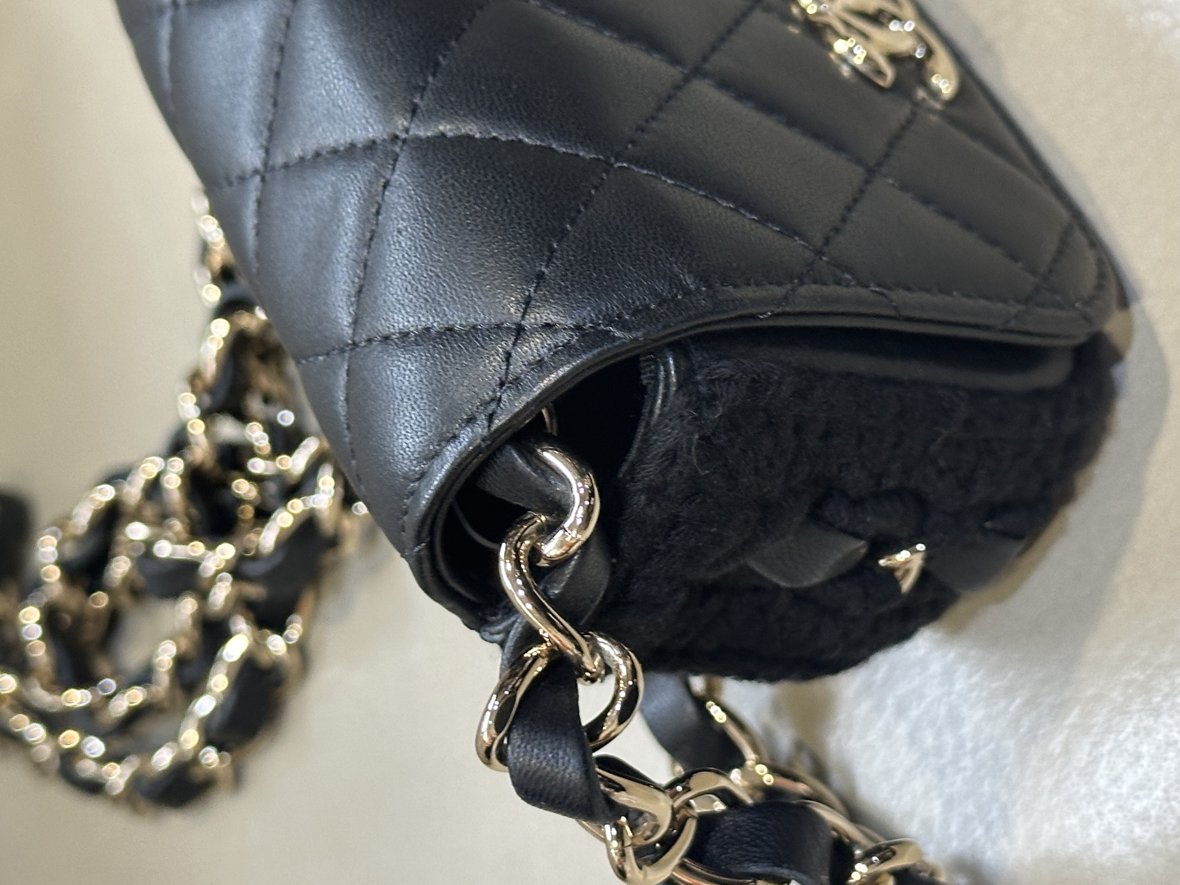 Pre-owned Chanel CC Quilted Crochet Flap Mini Black Lambskin Gold / Product Code: 26040507