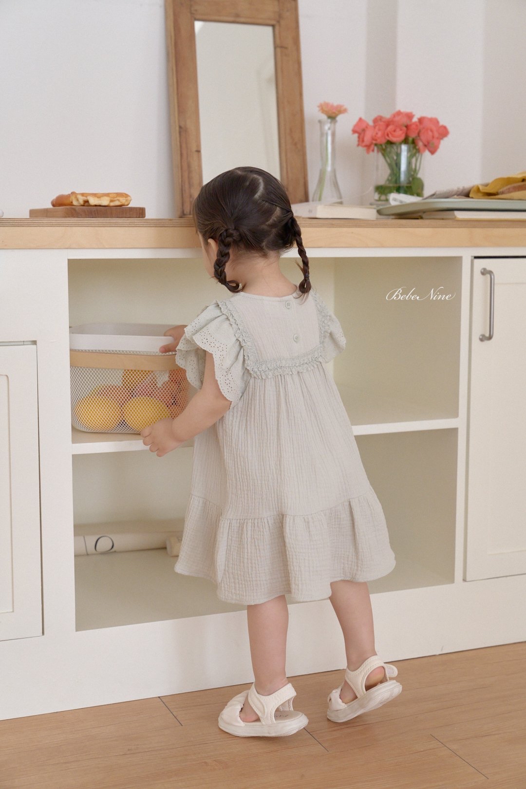 ☀️預訂 韓國直送☀️🇰🇷Bebenine兩色蕾絲荷葉邊袖連身裙