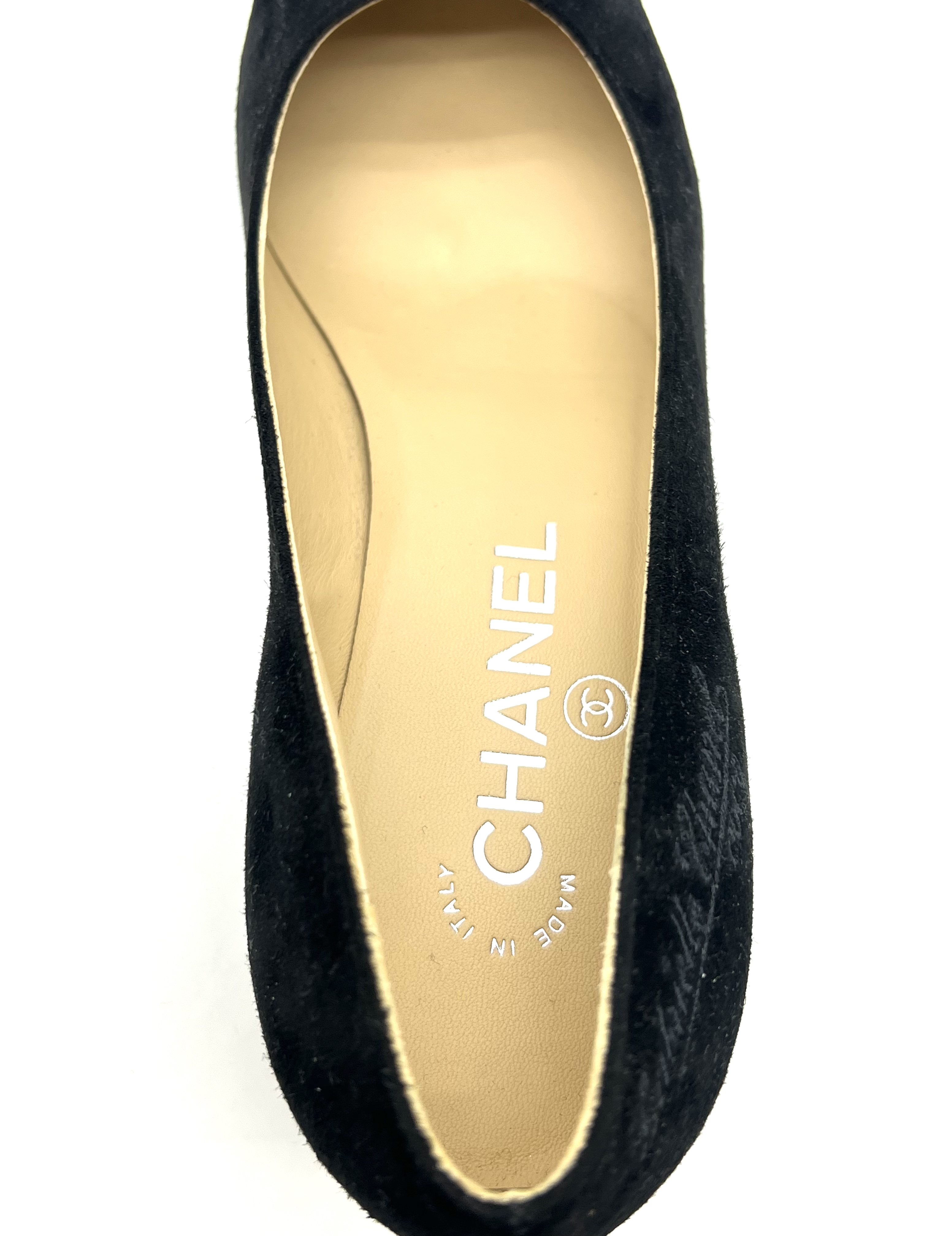 Pre-owned Chanel Black Suede Kitten Heels / Product Code: 26052102